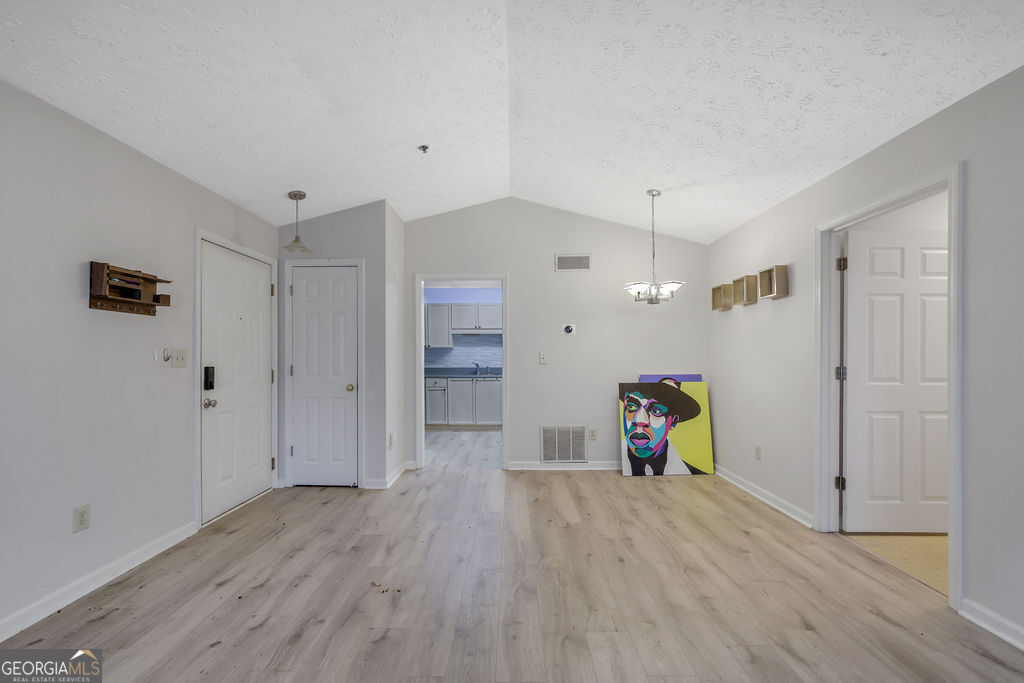 533 Bentley Place Property Photo 6