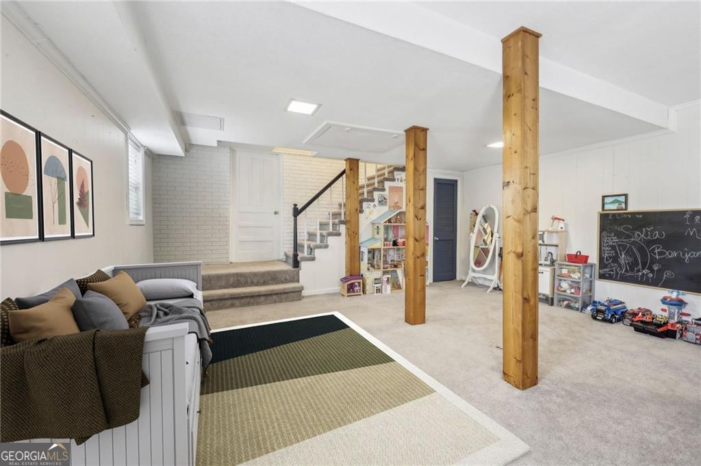 486 Holly Place Property Photo 12
