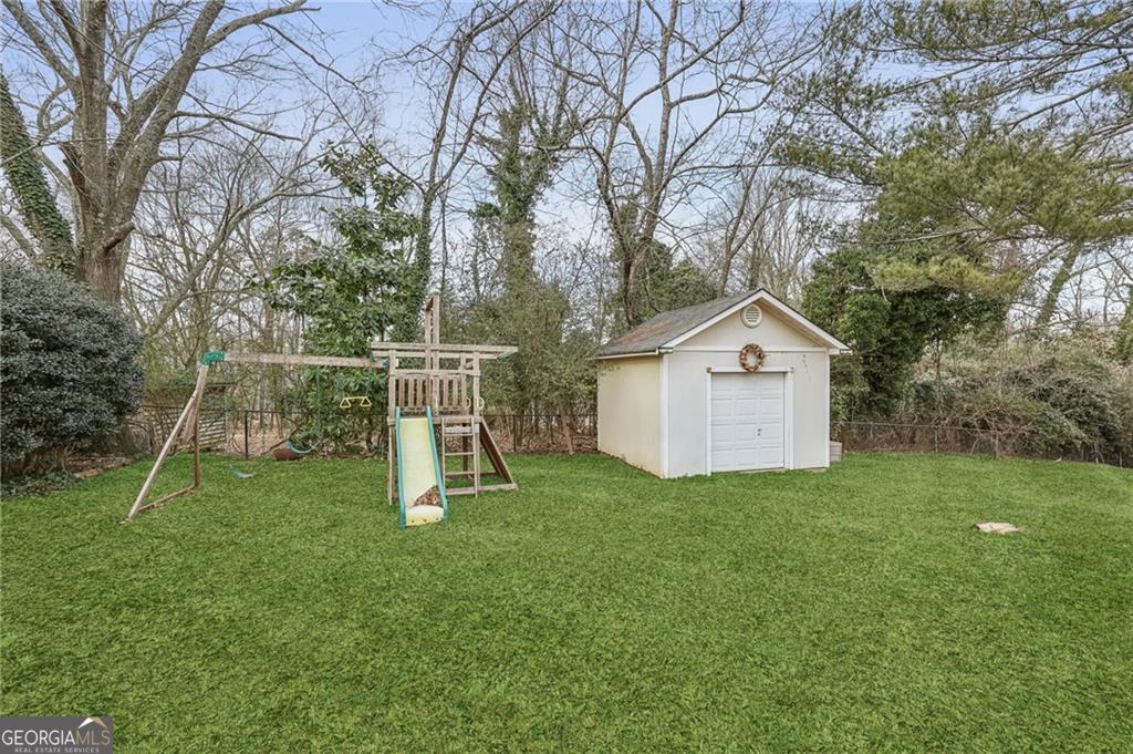 486 Holly Place Property Photo 16