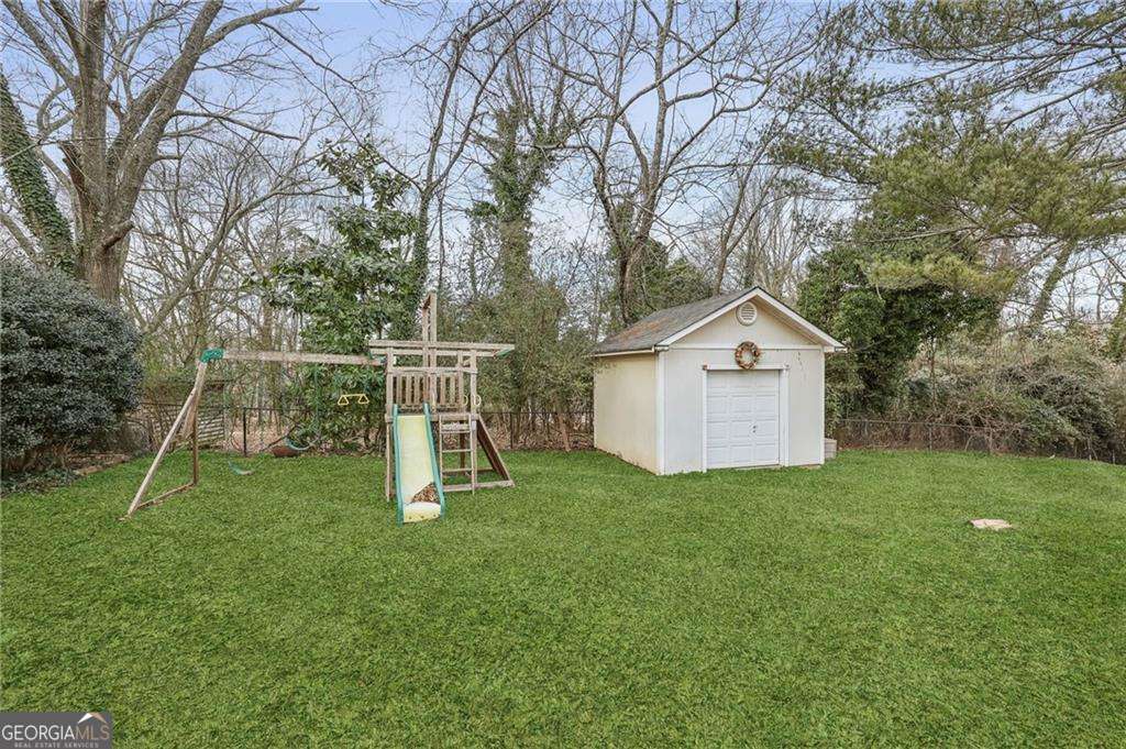 486 Holly Place Property Photo 36