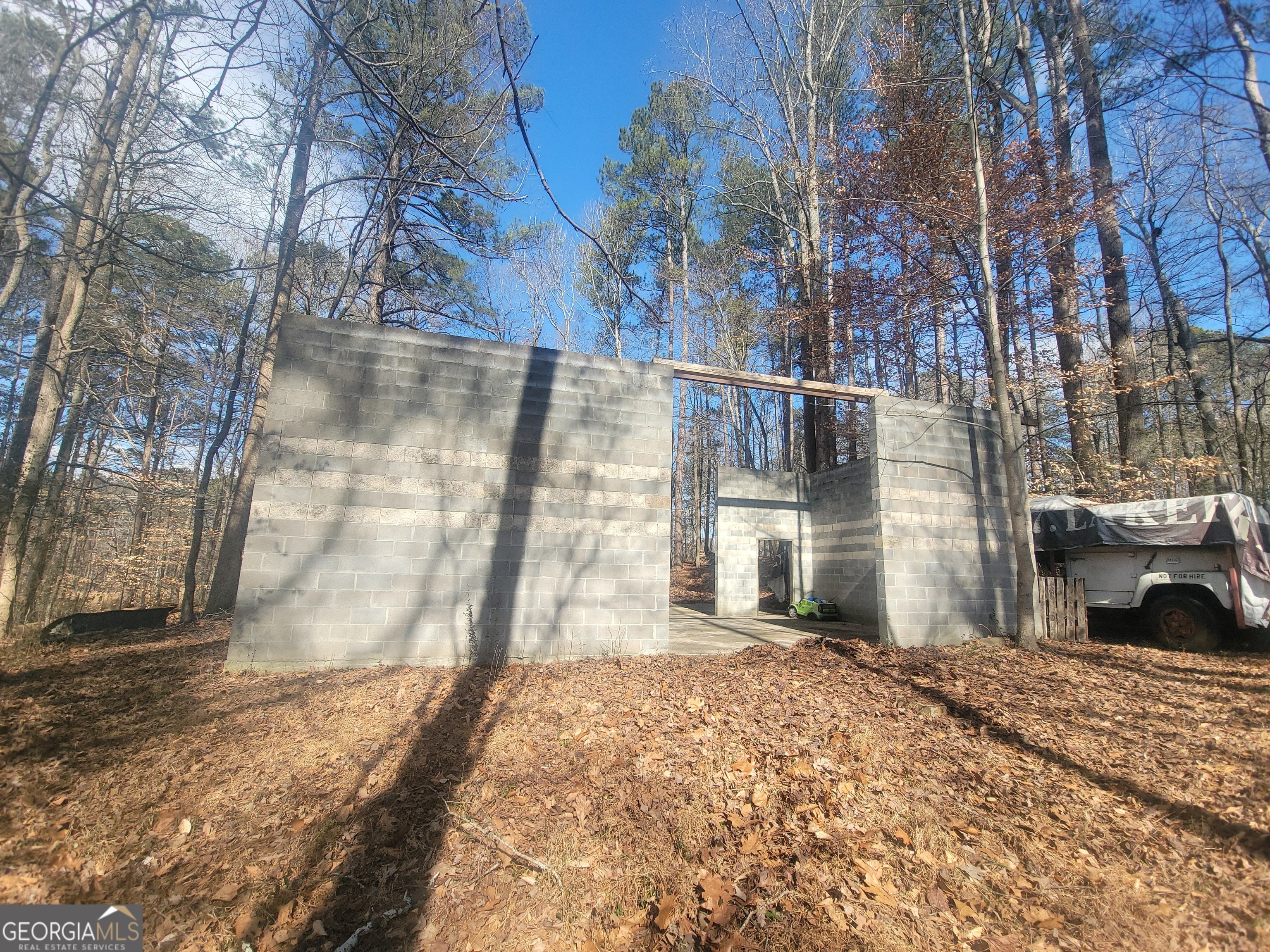 1855 S Flat Rock Road Property Photo 3