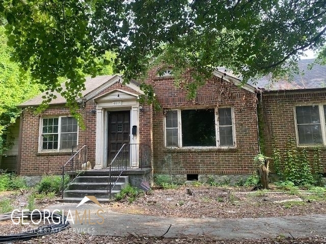 6017 Covington Highway Property Photo 1