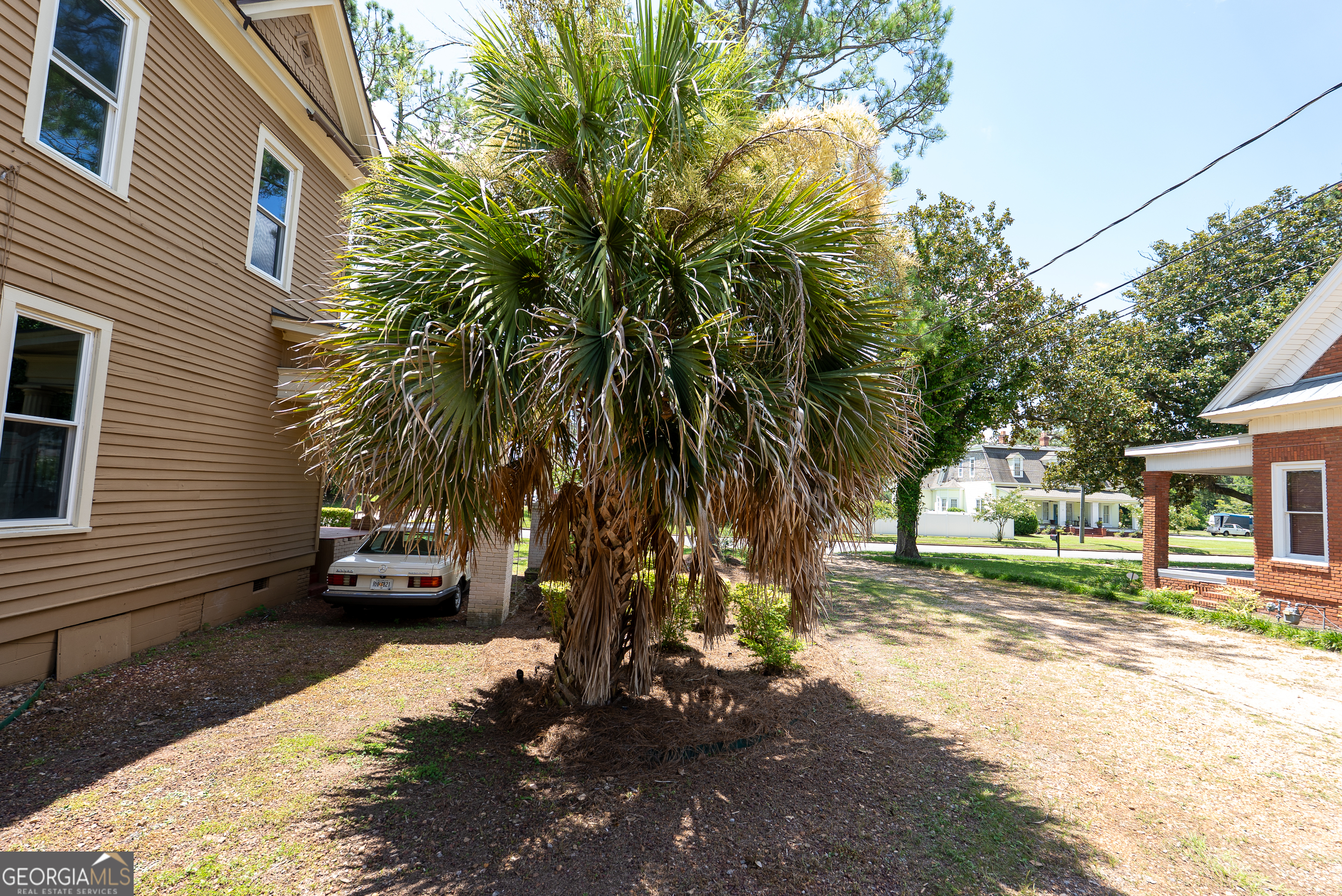 212 Hand Avenue W Property Photo 12