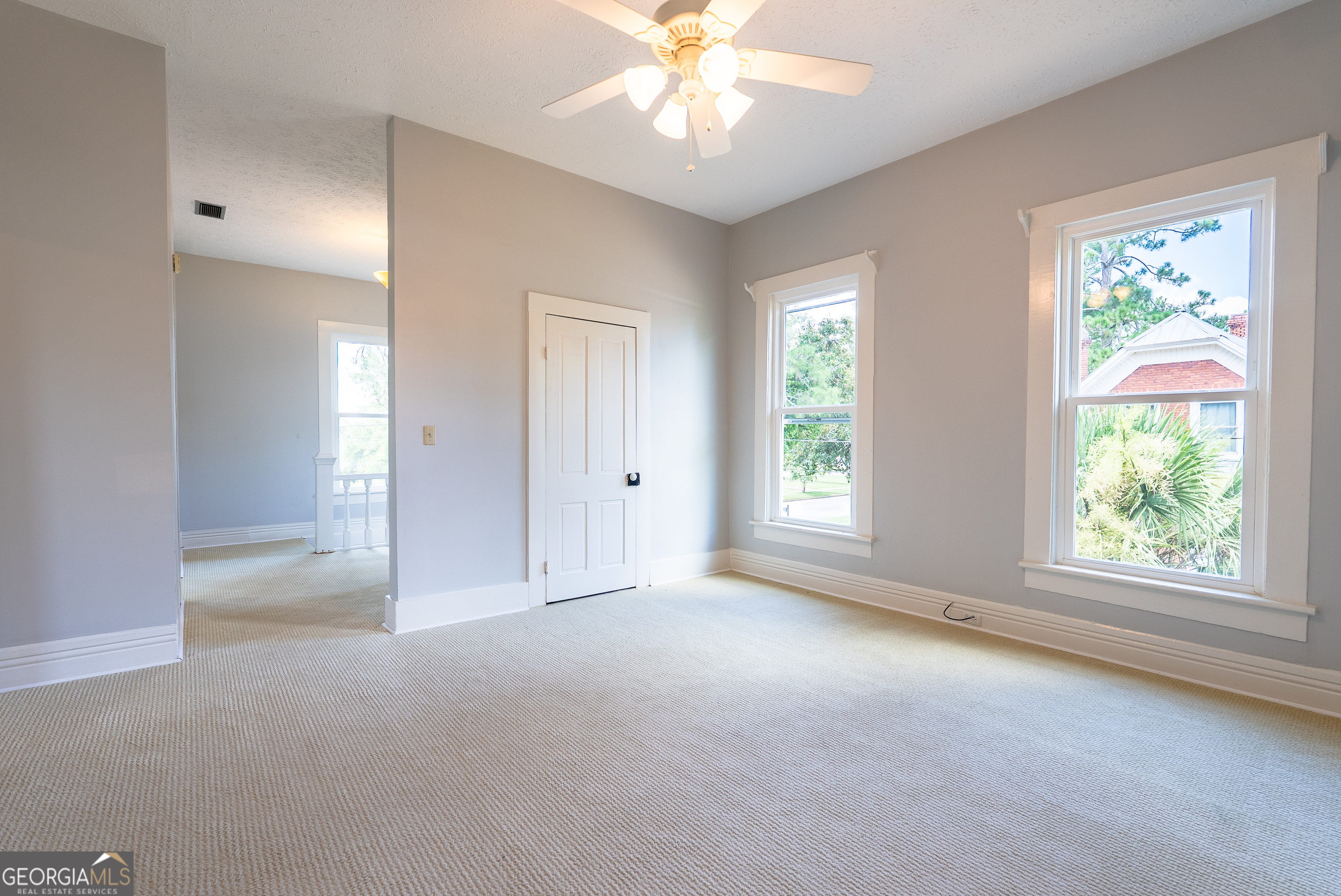 212 Hand Avenue W Property Photo 30