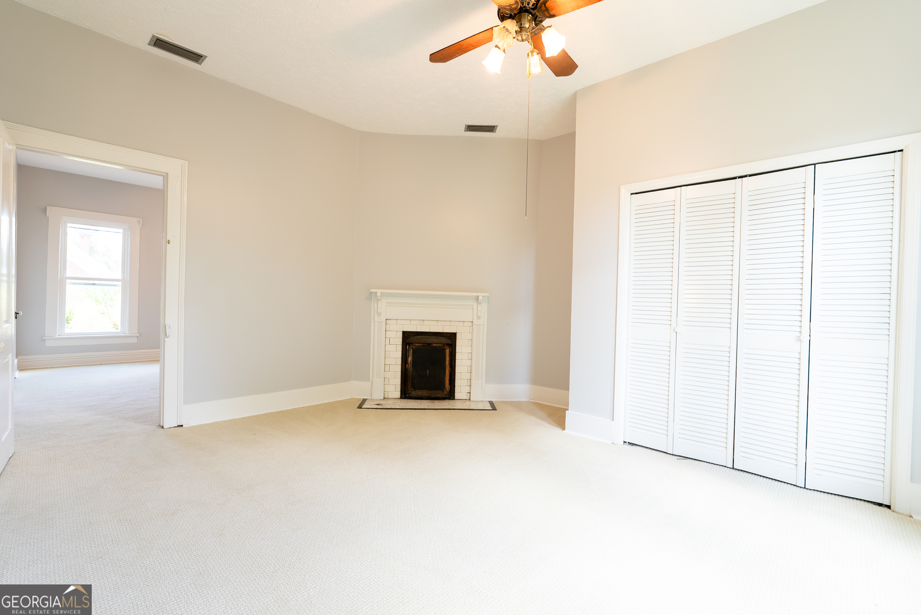 212 Hand Avenue W Property Photo 31