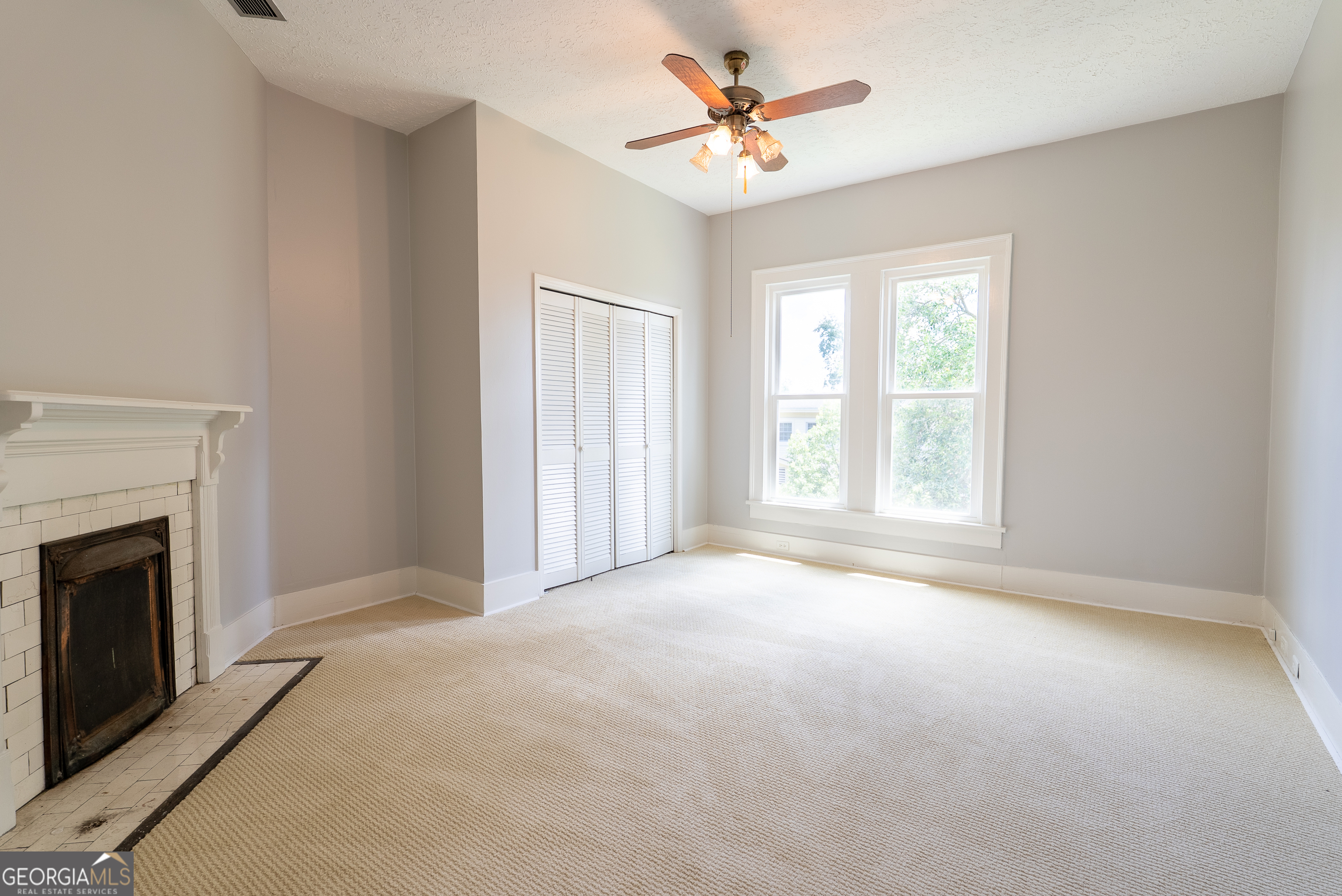 212 Hand Avenue W Property Photo 32