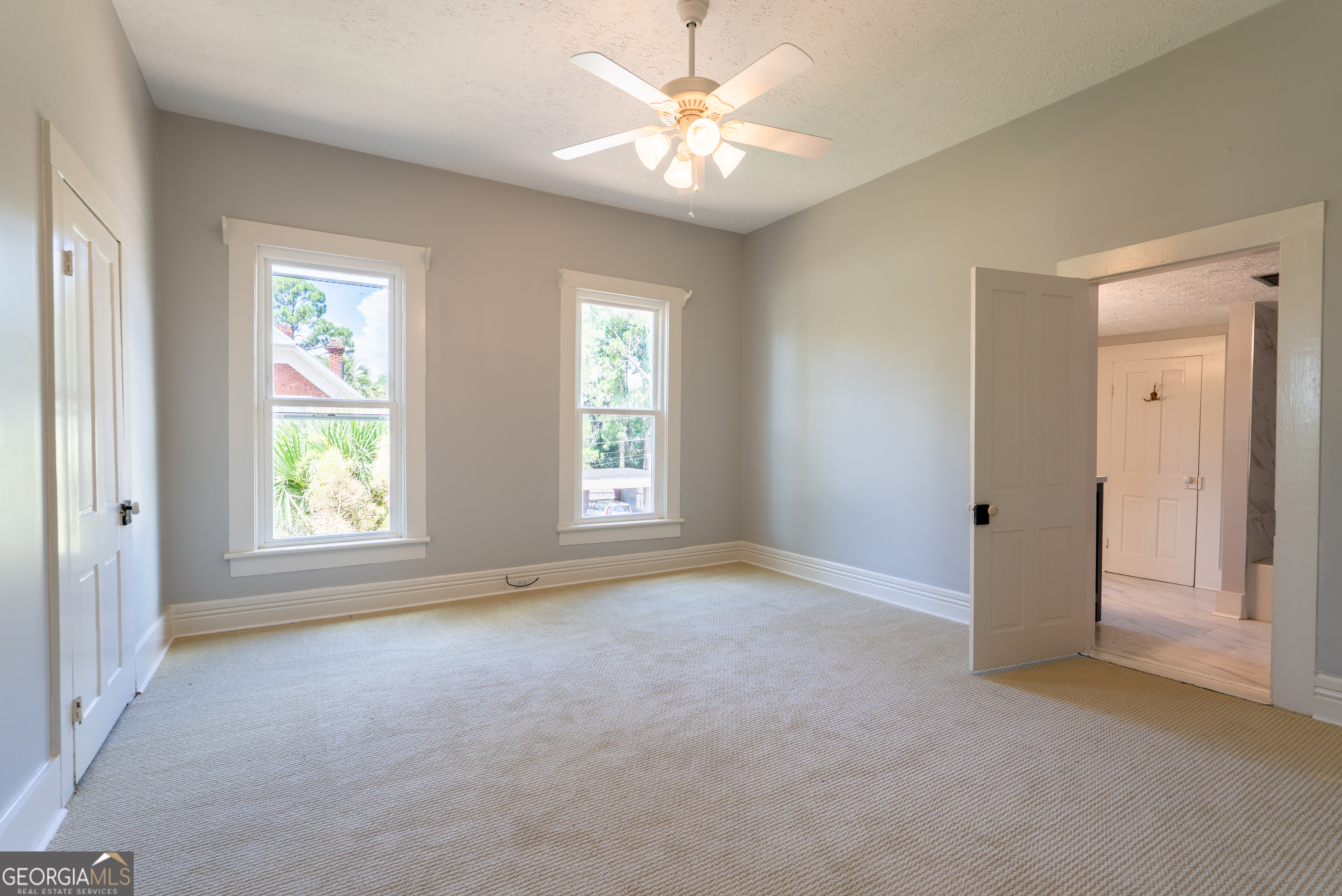 212 Hand Avenue W Property Photo 33