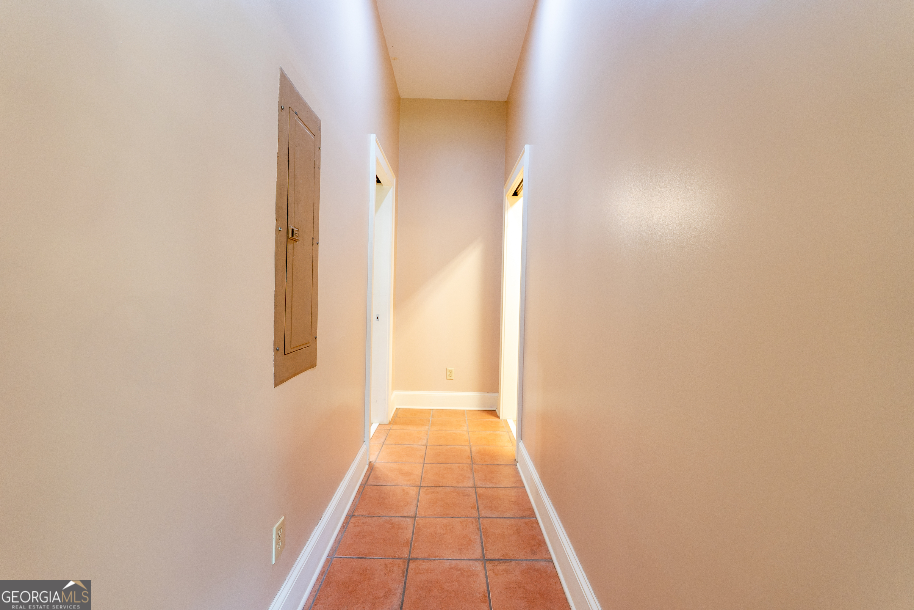 212 Hand Avenue W Property Photo 41