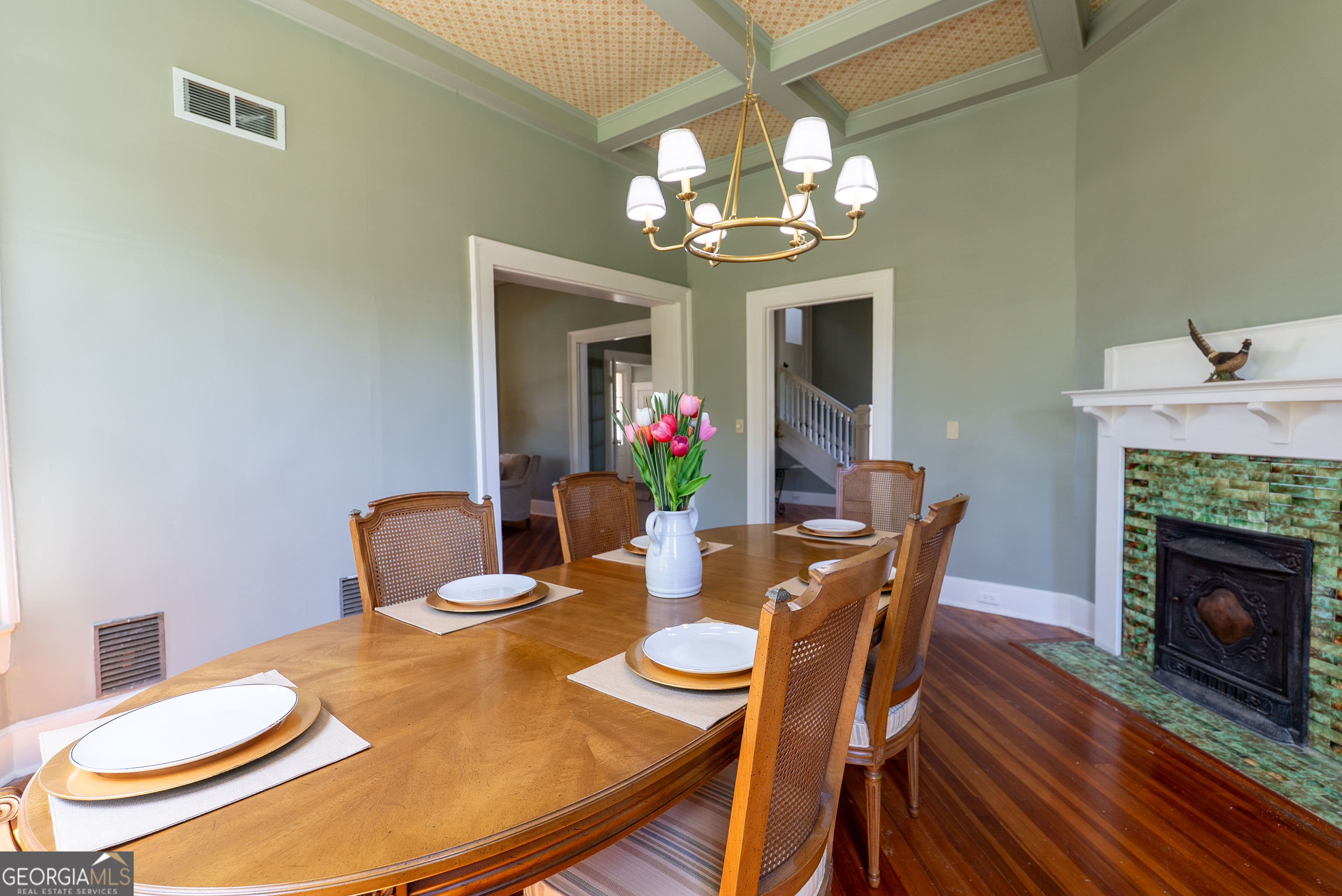 212 Hand Avenue W Property Photo 55