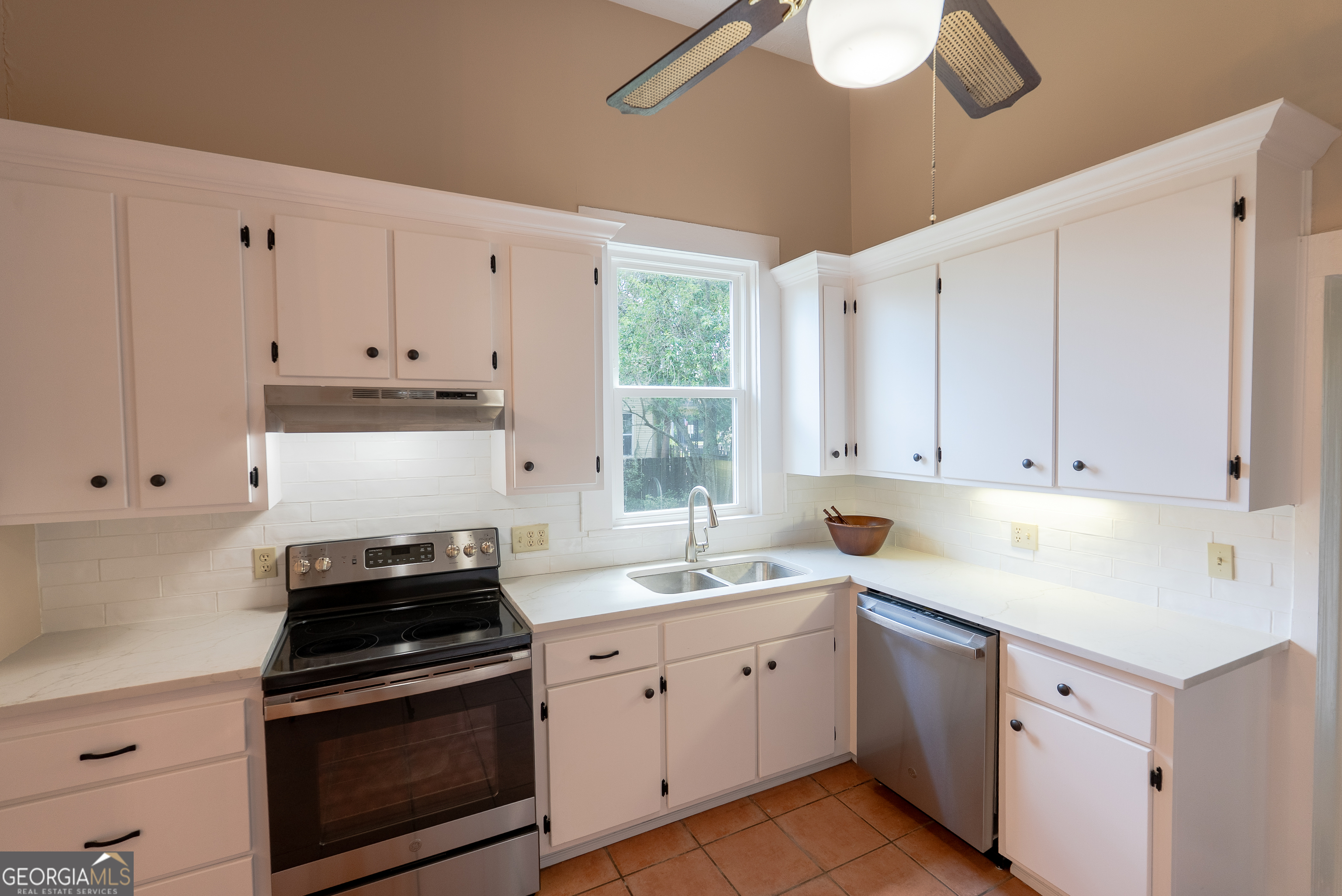 212 Hand Avenue W Property Photo 62