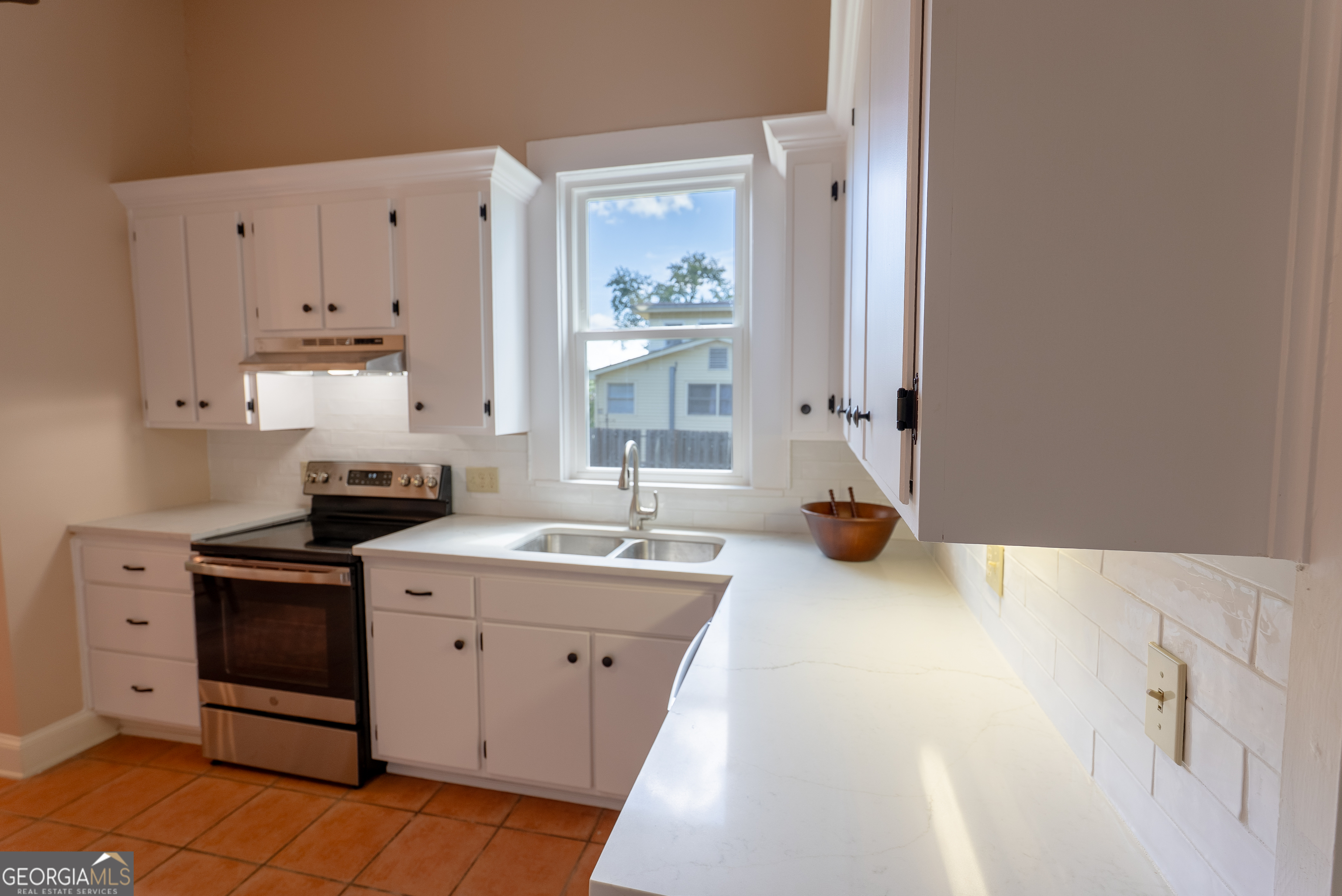 212 Hand Avenue W Property Photo 63