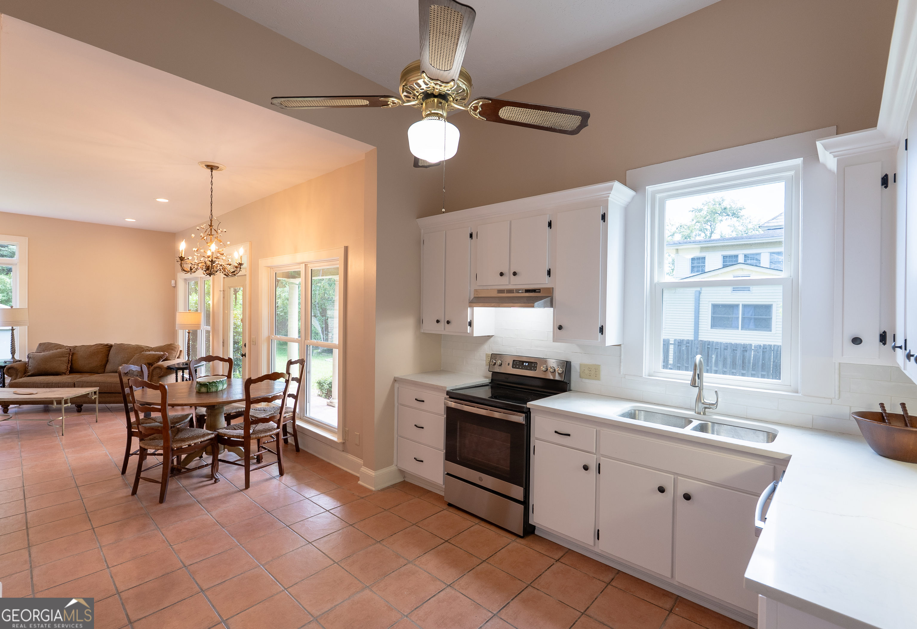 212 Hand Avenue W Property Photo 64