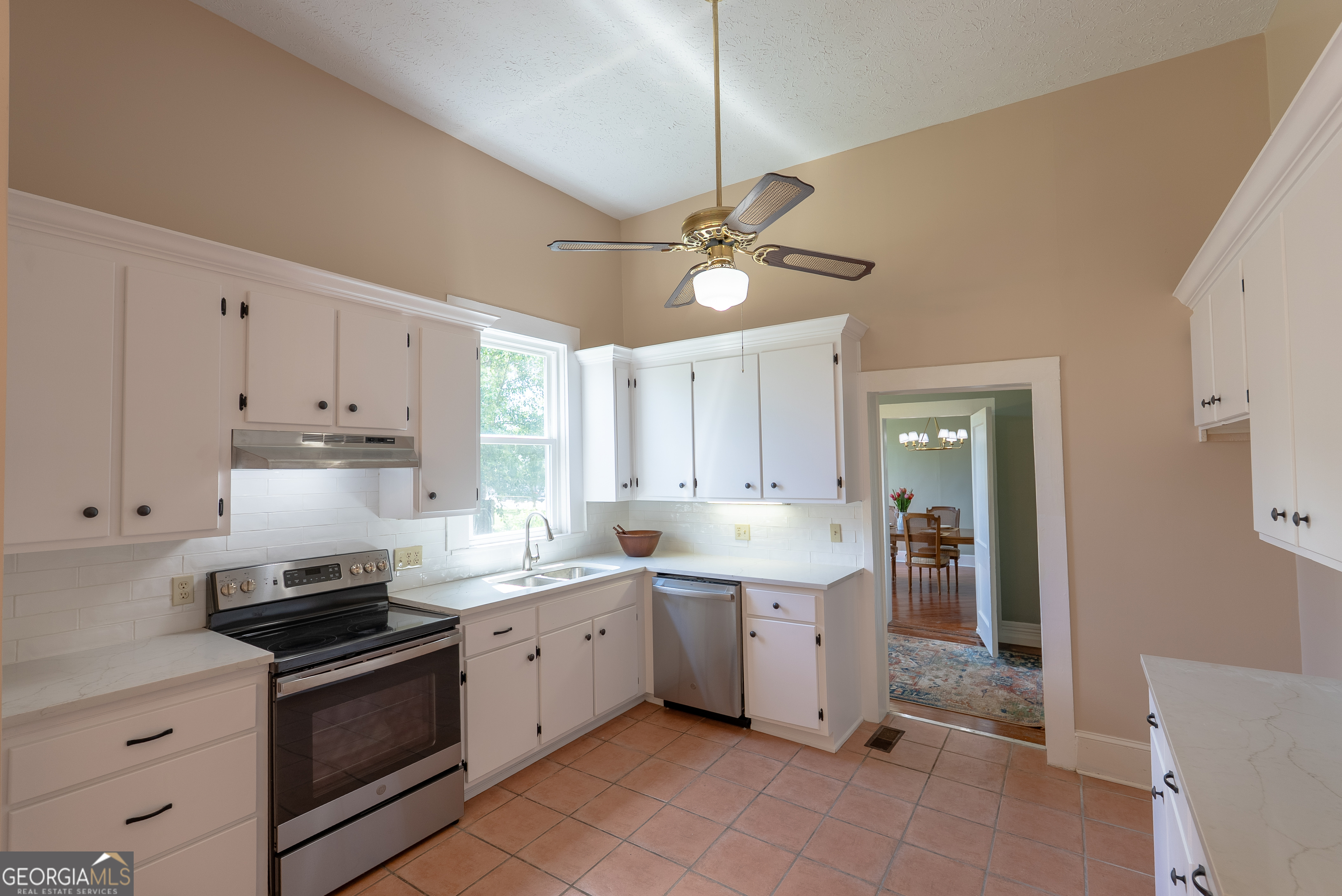 212 Hand Avenue W Property Photo 65