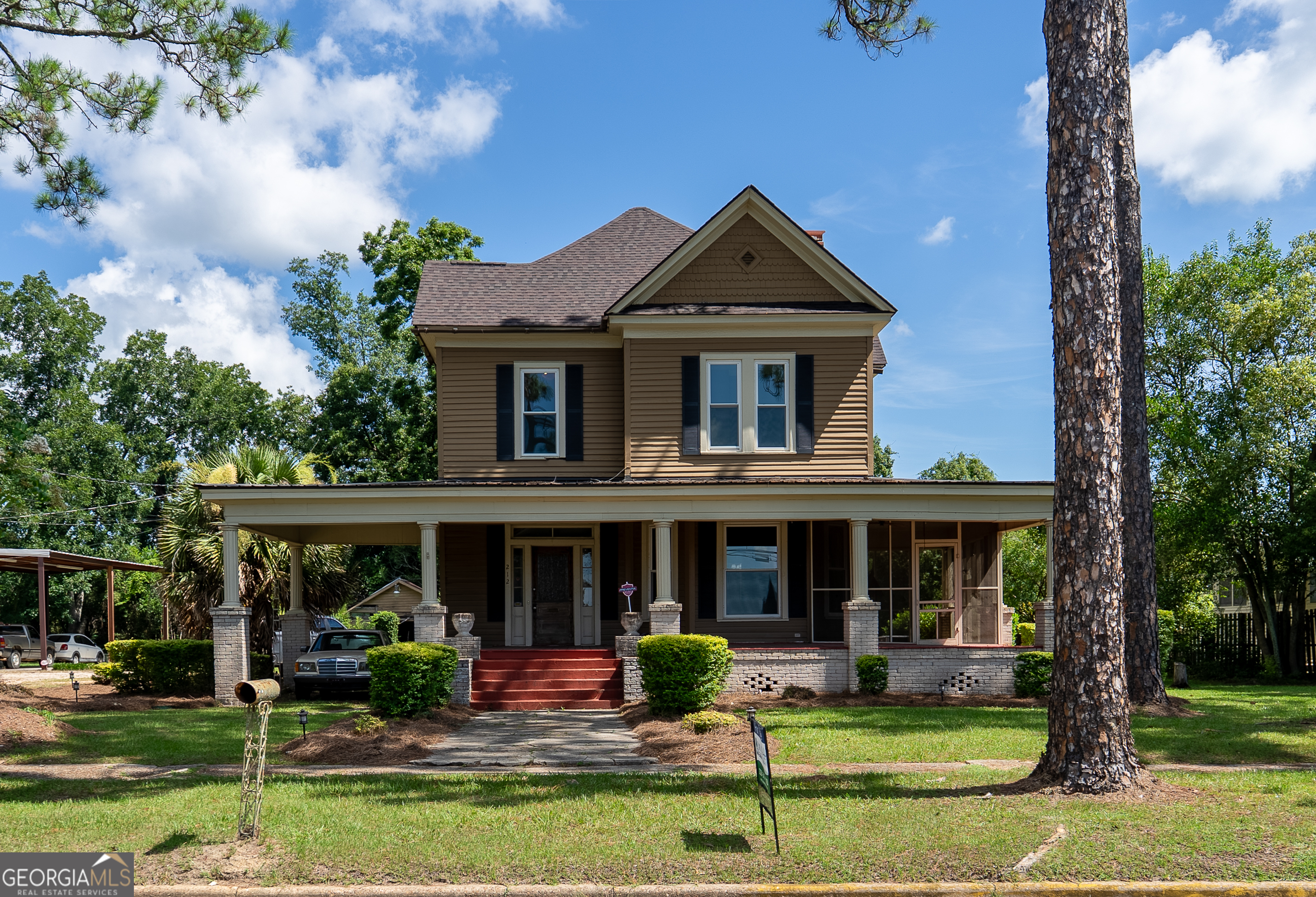 212 Hand Avenue W Property Photo 77