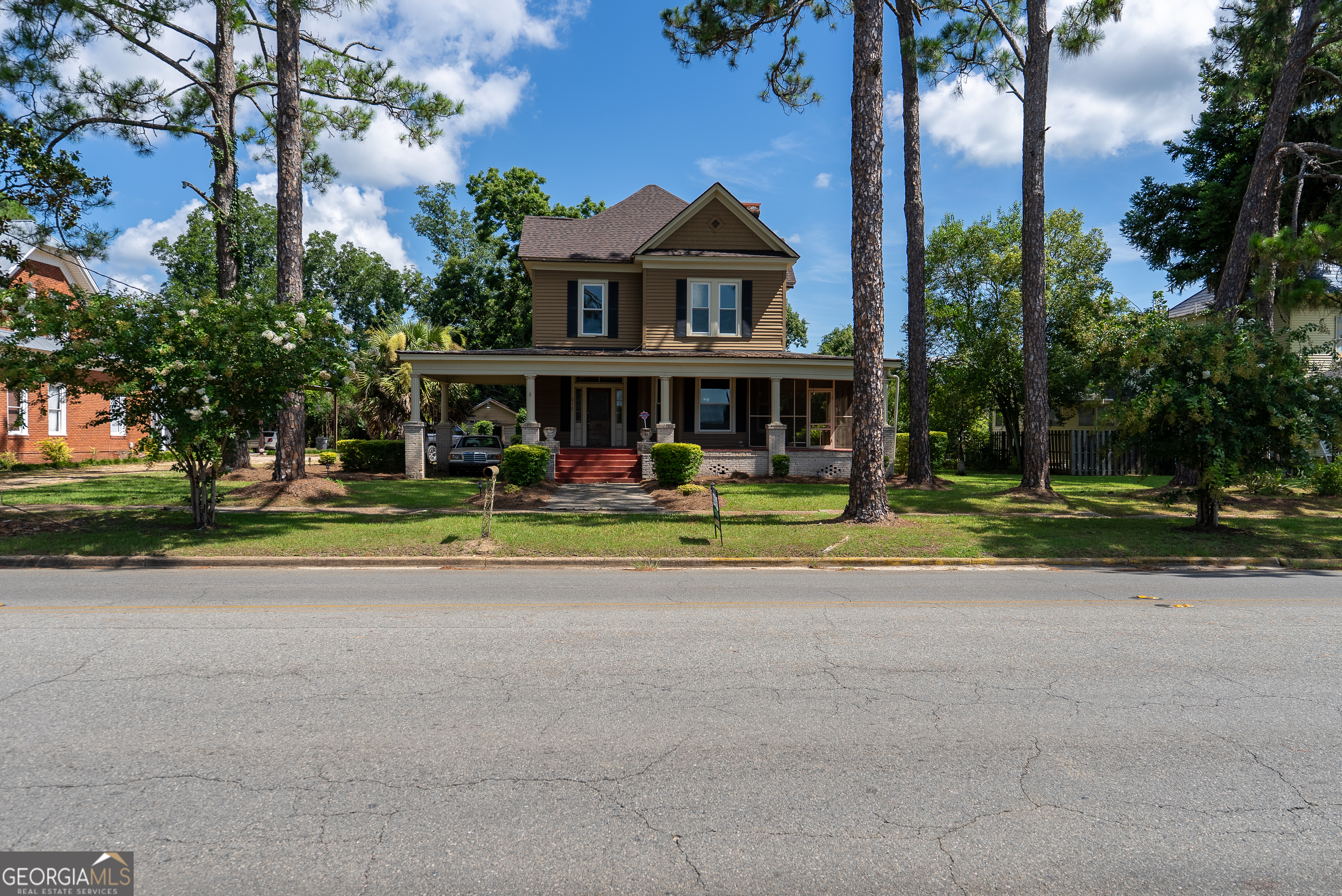 212 Hand Avenue W Property Photo 78