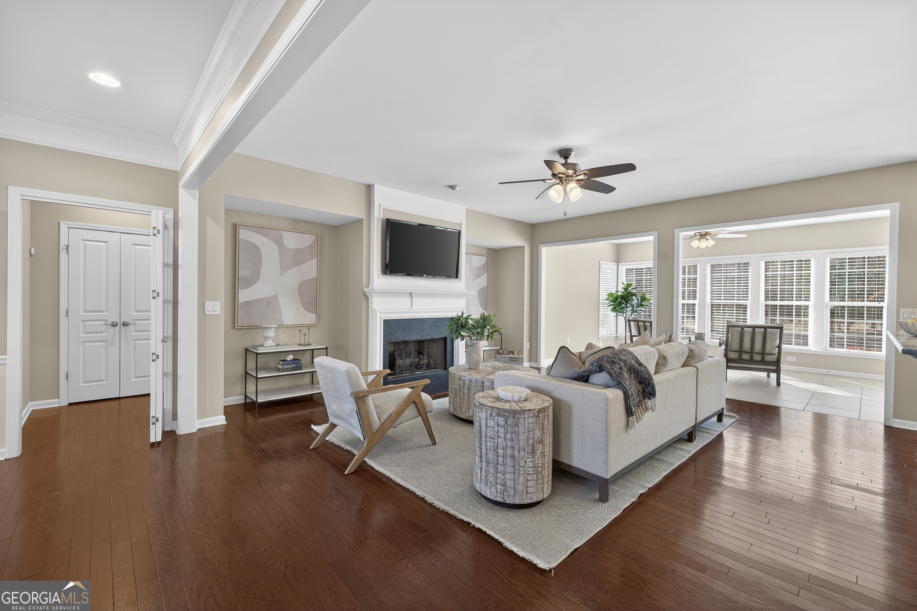 1080 Water Front Road Property Photo 9