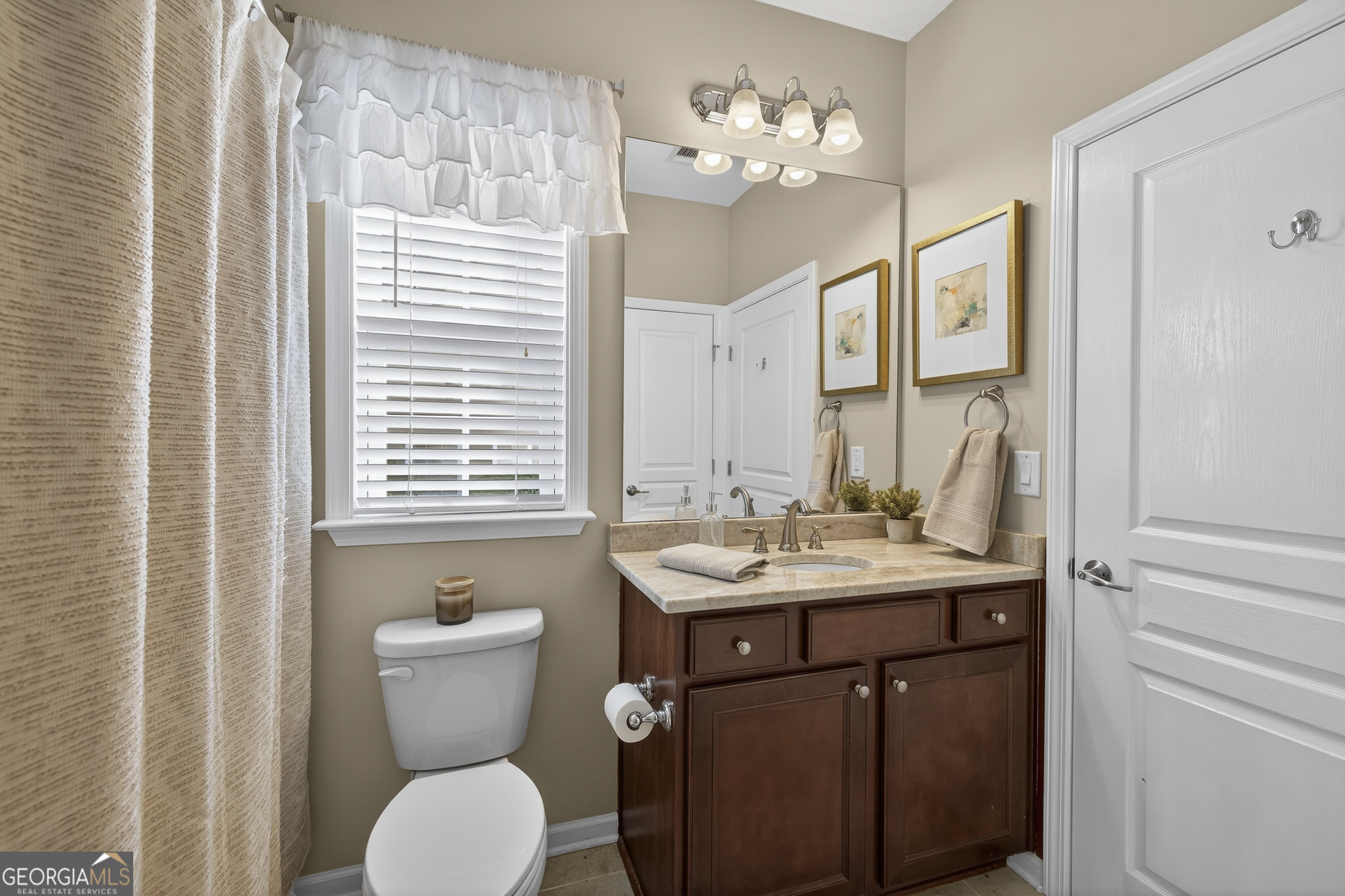 1080 Water Front Road Property Photo 11