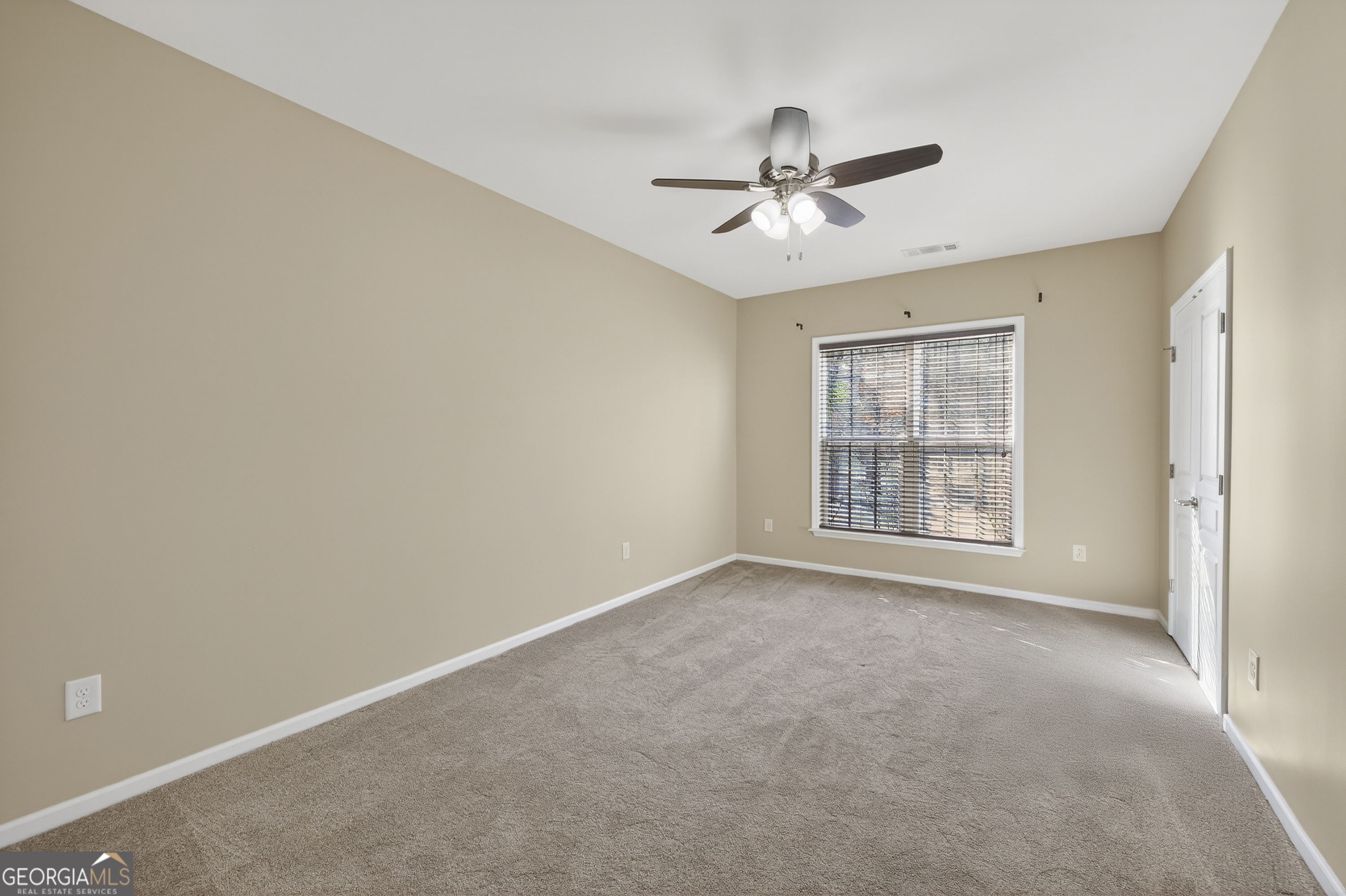 1080 Water Front Road Property Photo 12