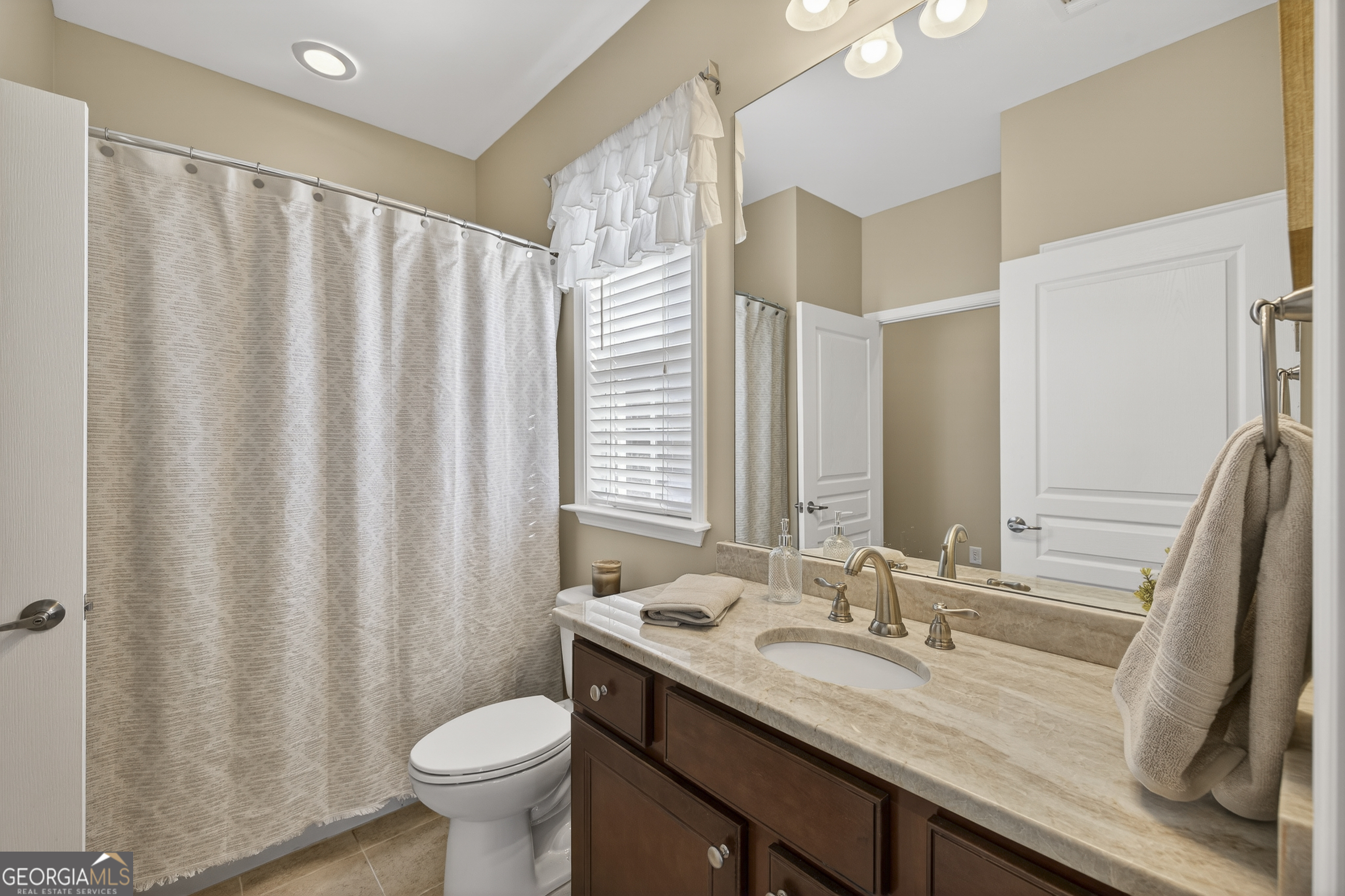 1080 Water Front Road Property Photo 14