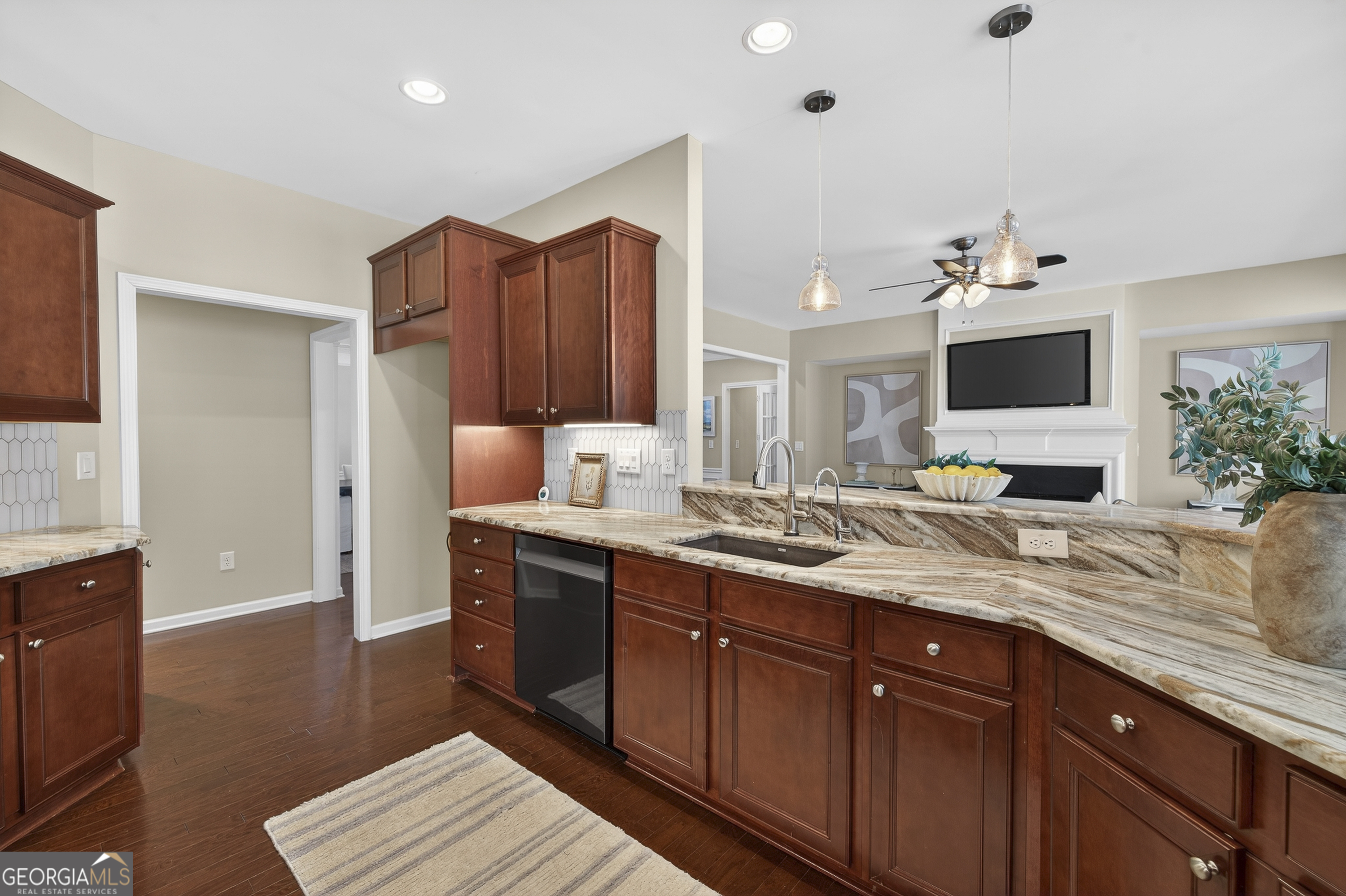 1080 Water Front Road Property Photo 25