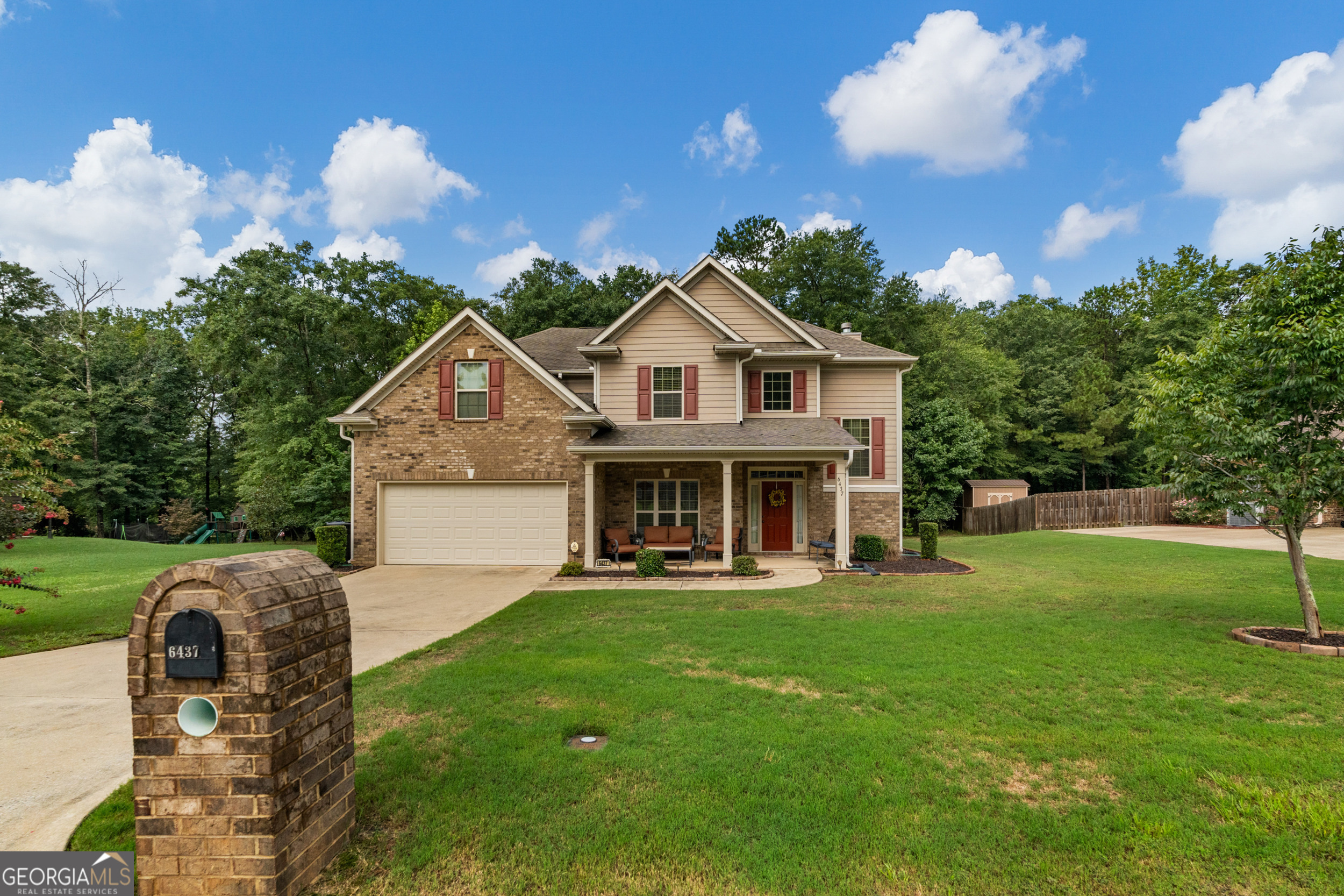 6437 Woodbriar Lane Property Photo