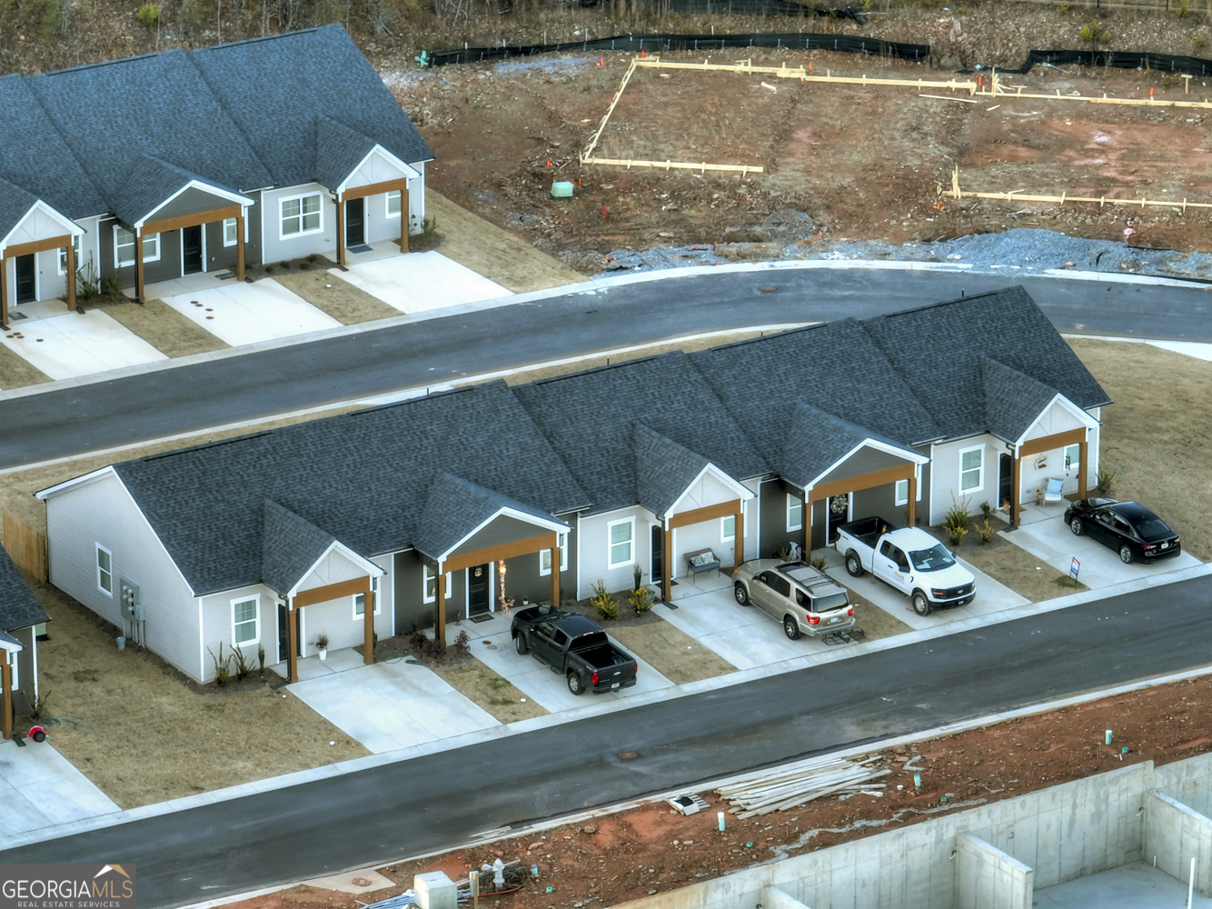 Unit 1 Grove Loop Property Photo 2
