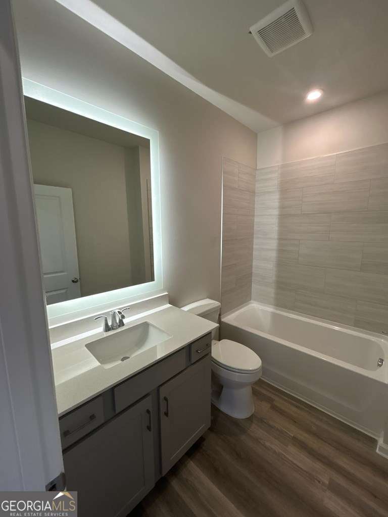 Unit 1 Grove Loop Property Photo 9