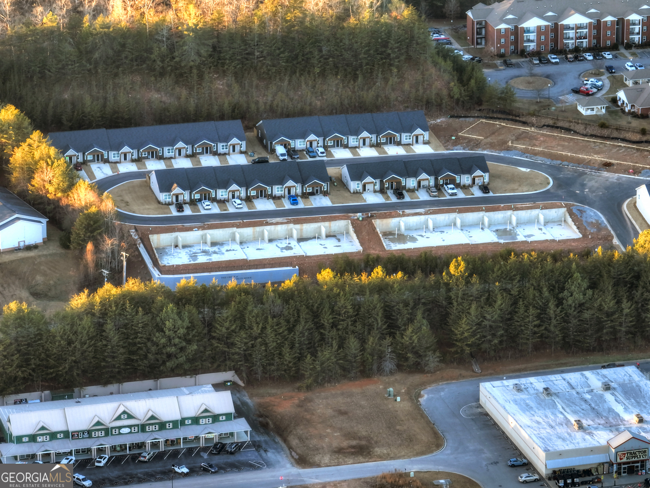 Unit 1 Grove Loop Property Photo 19