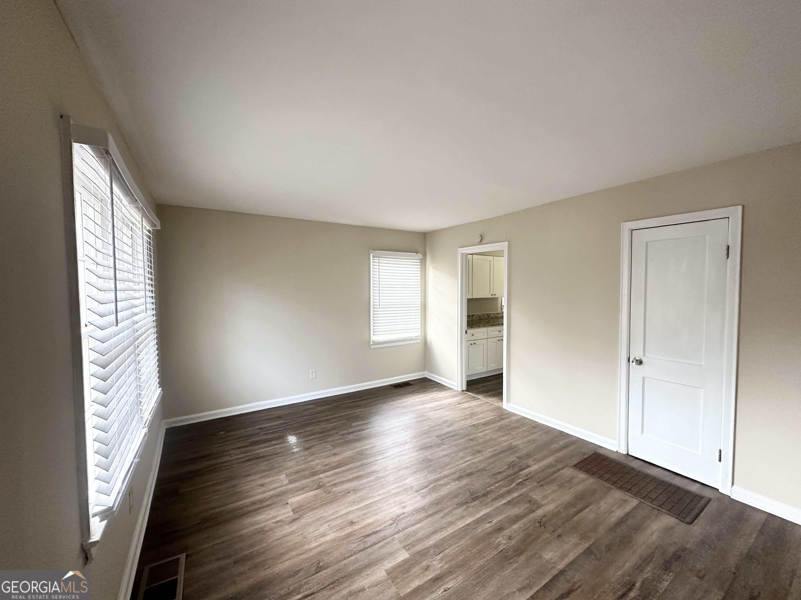 490 Woods Drive Property Photo 3