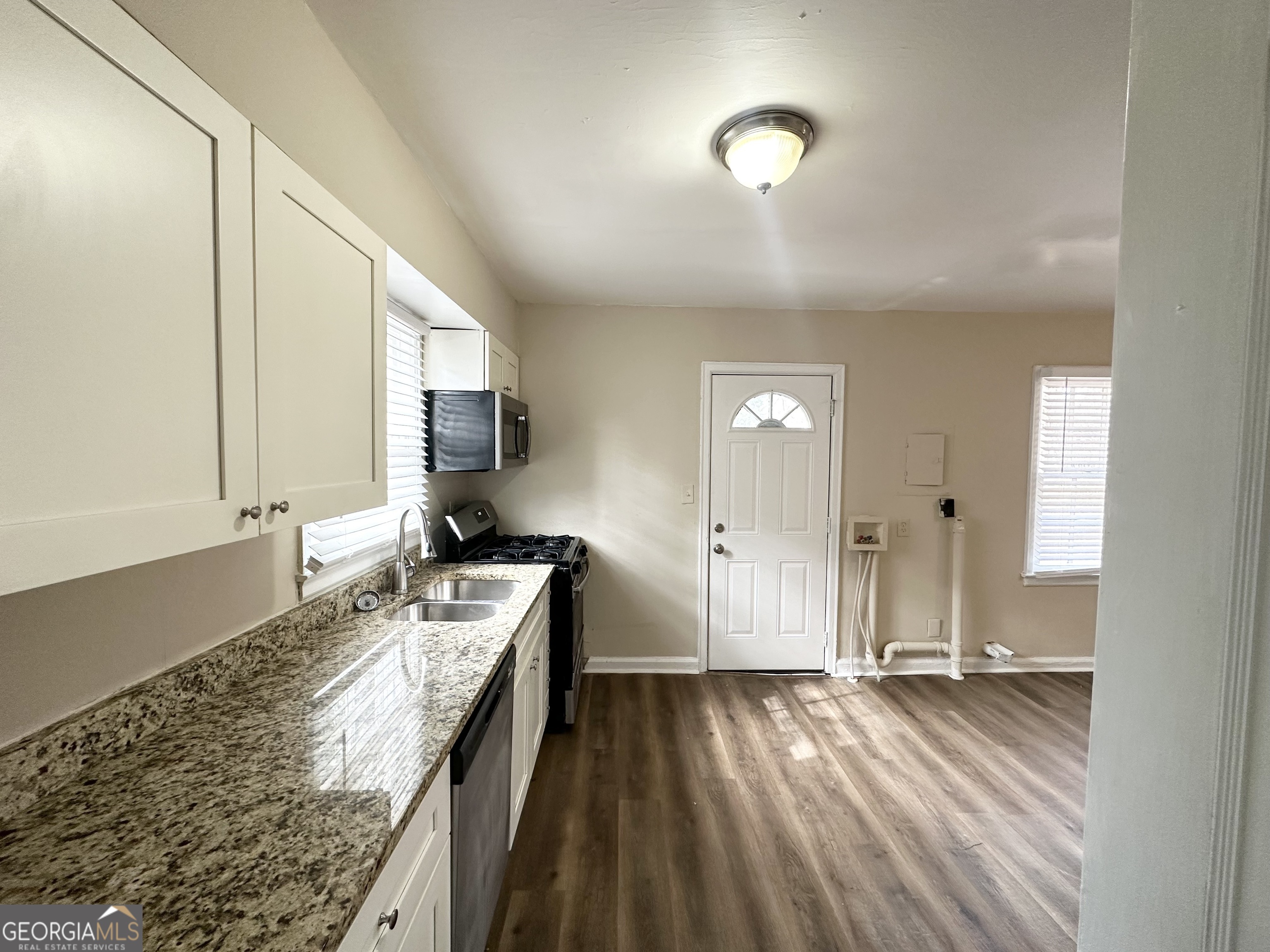 490 Woods Drive Property Photo 4