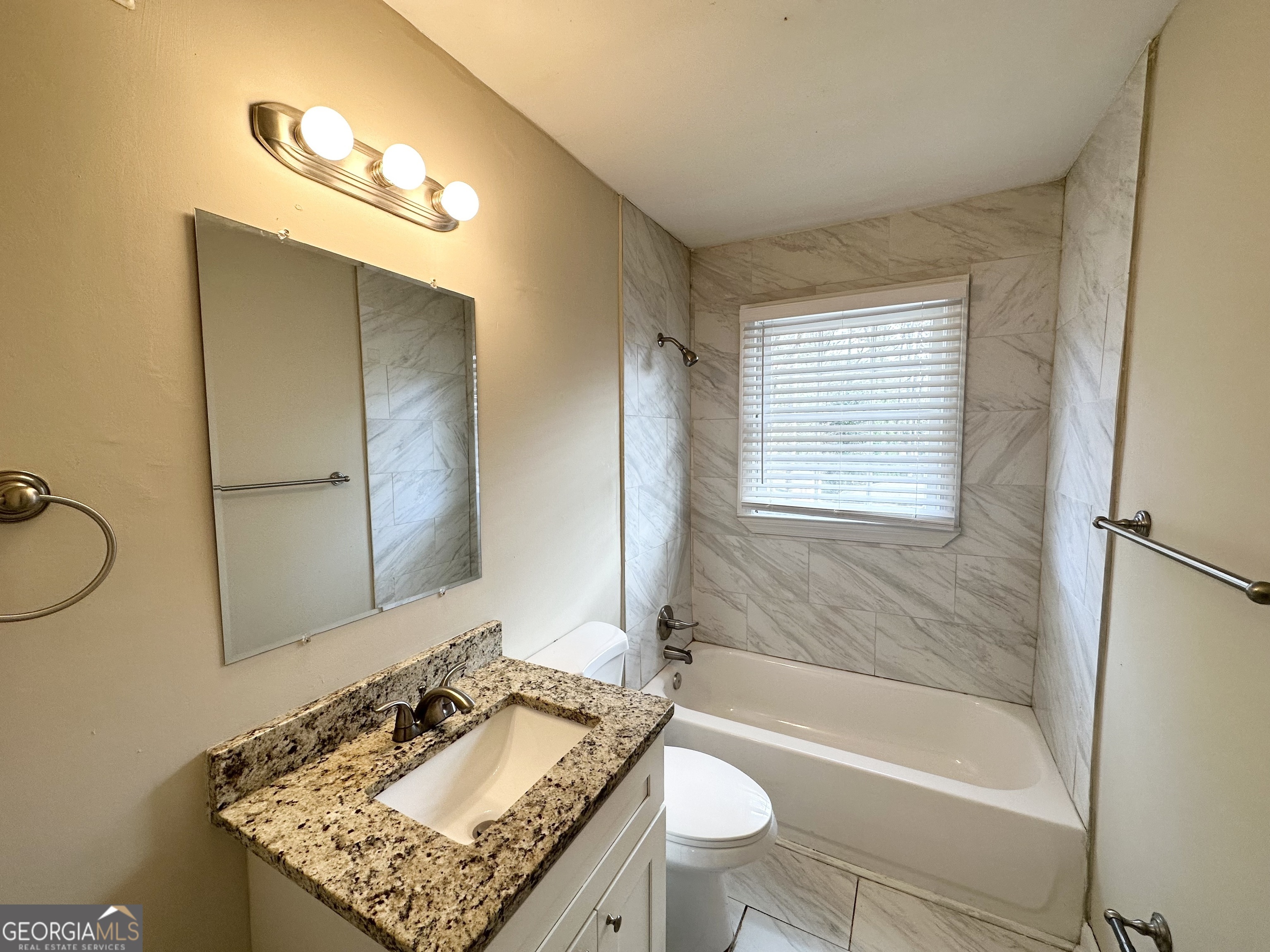 490 Woods Drive Property Photo 6
