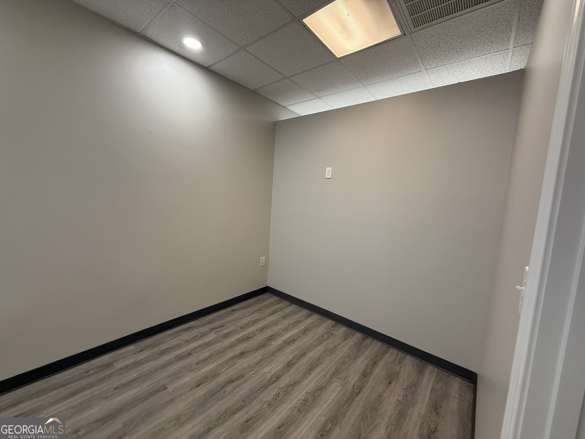7910 Mall Ring Road Suite 400 Property Photo 6