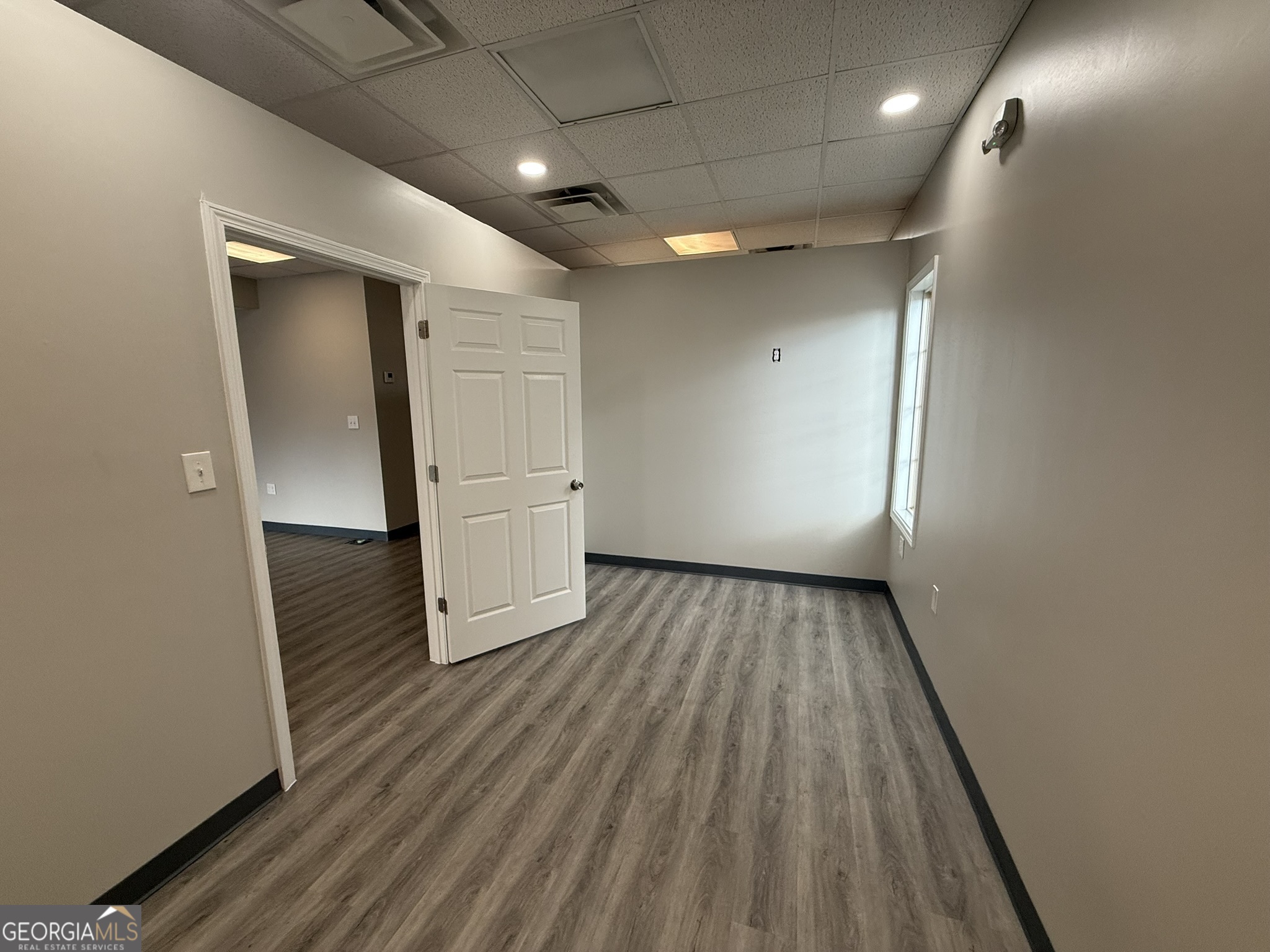 7910 Mall Ring Road Suite 400 Property Photo 7