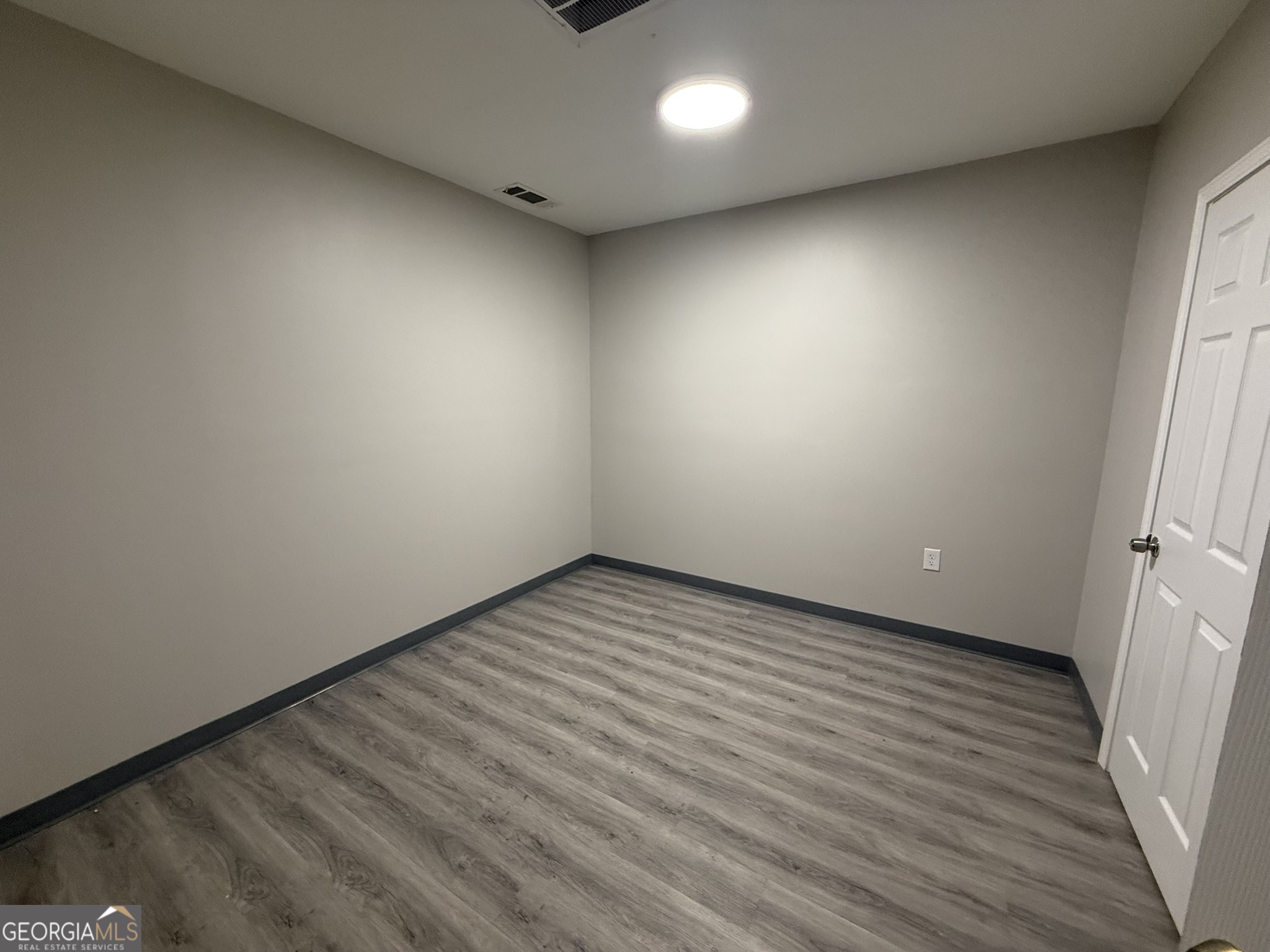 7910 Mall Ring Road Suite 400 Property Photo 14