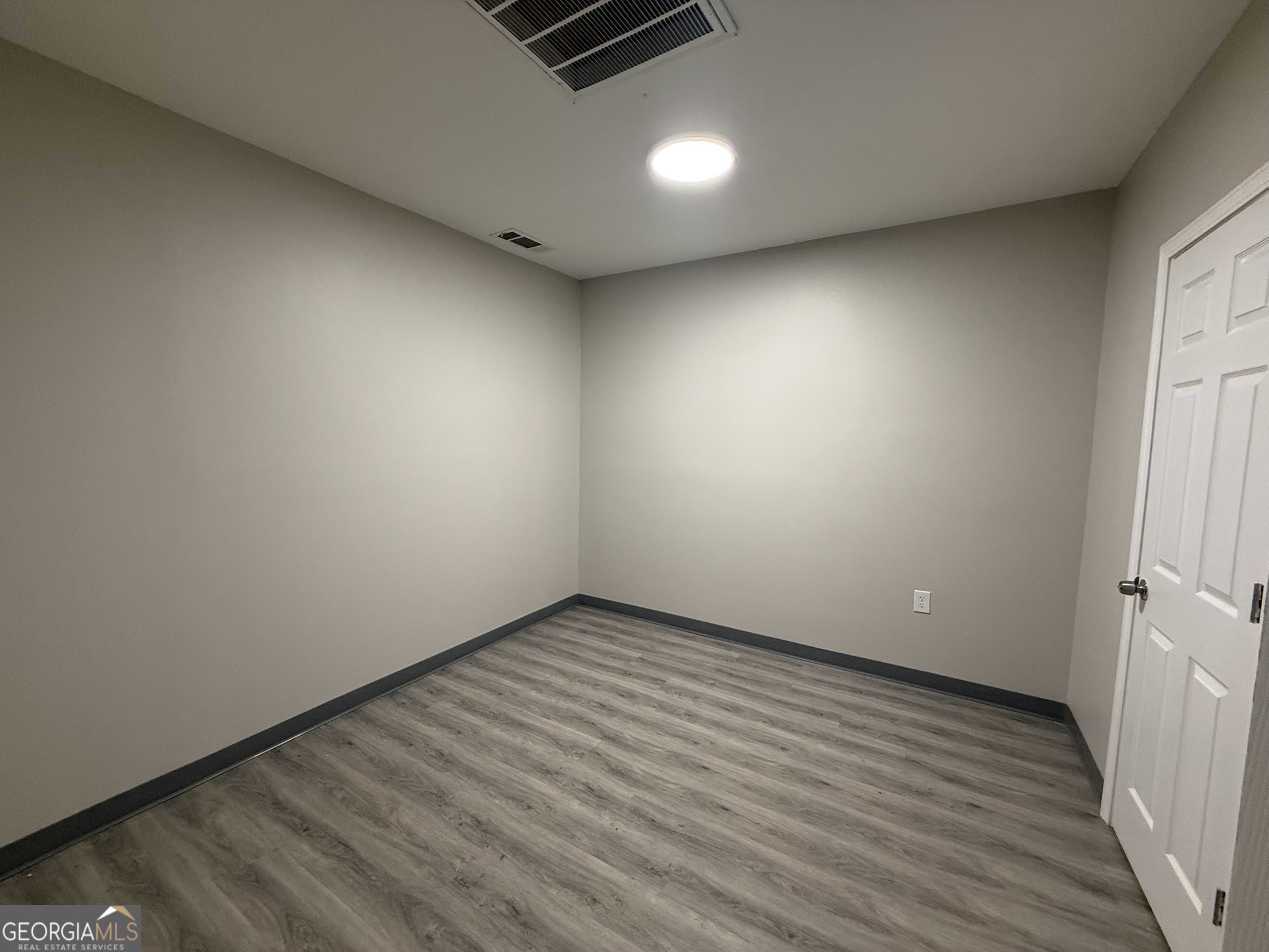 7910 Mall Ring Road Suite 400 Property Photo 15