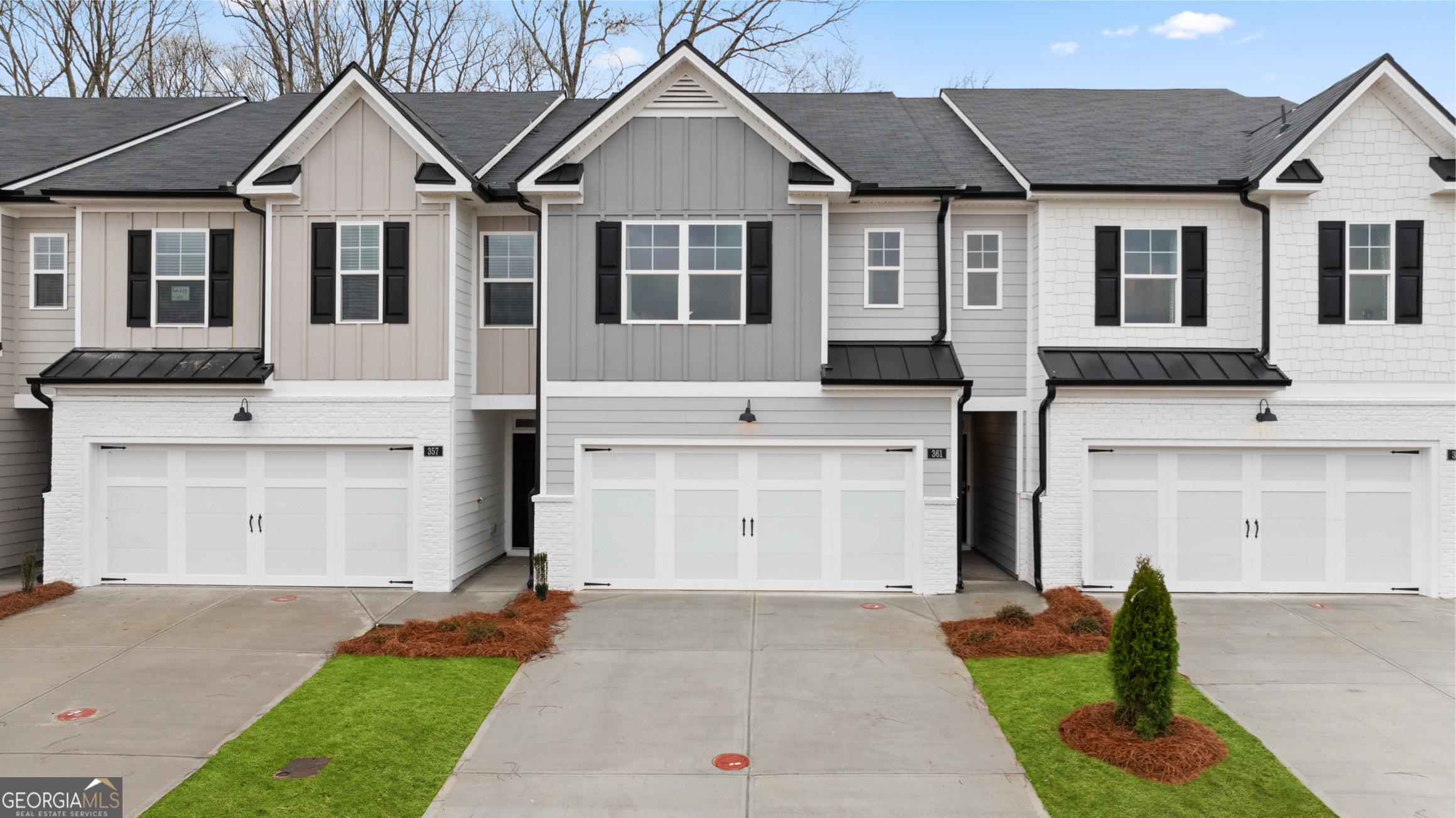 305 Sound Circle Property Photo 1