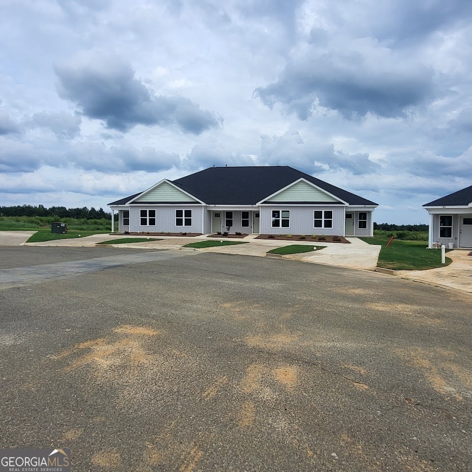 802 Castle Couirt Property Photo