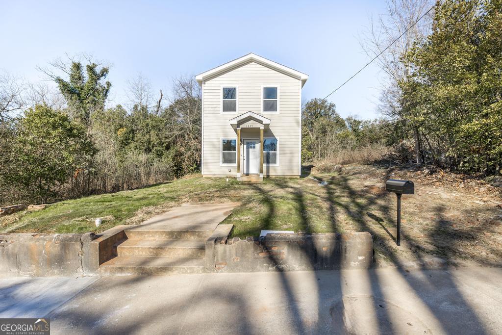 1635 2nd Street Property Photo