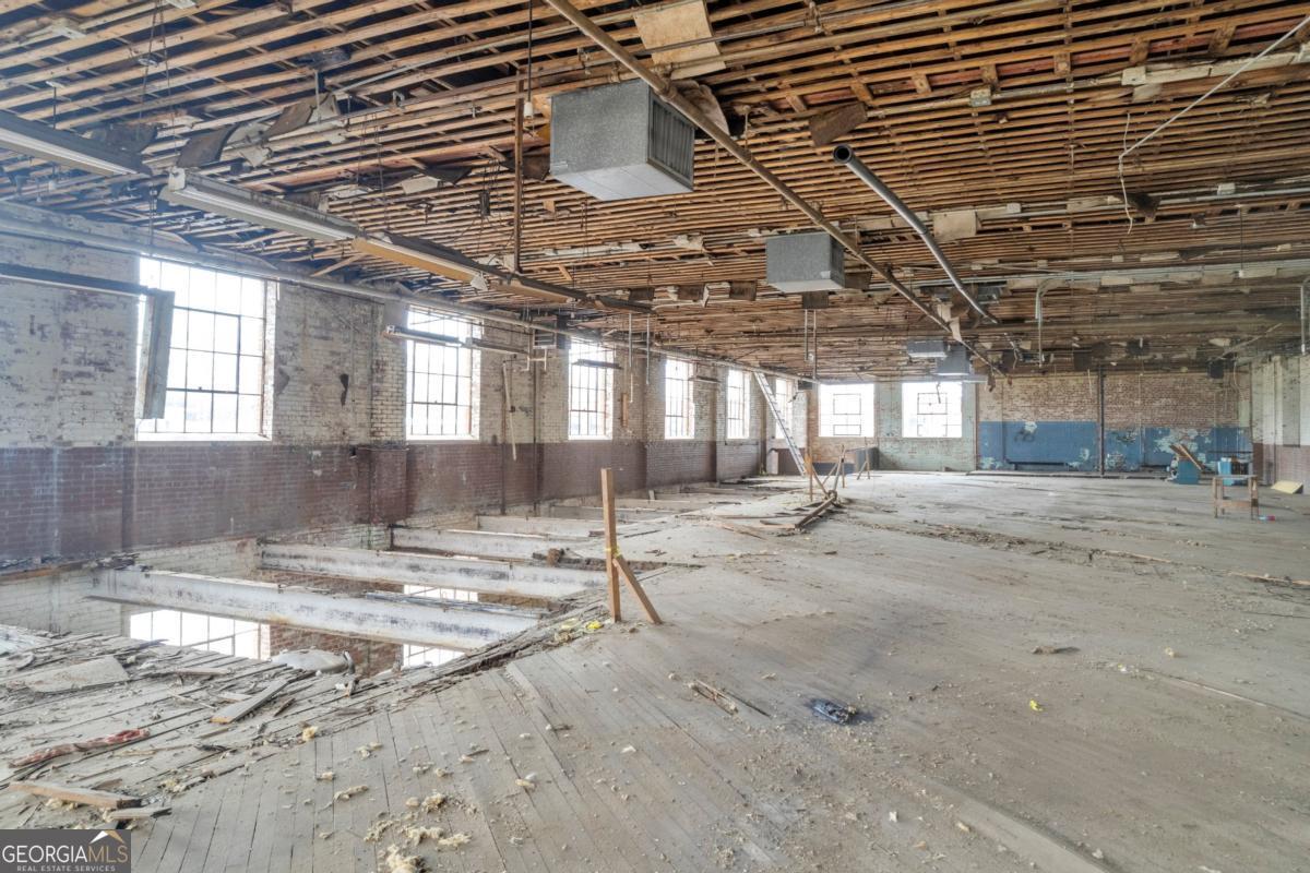 77 State Street Property Photo 23