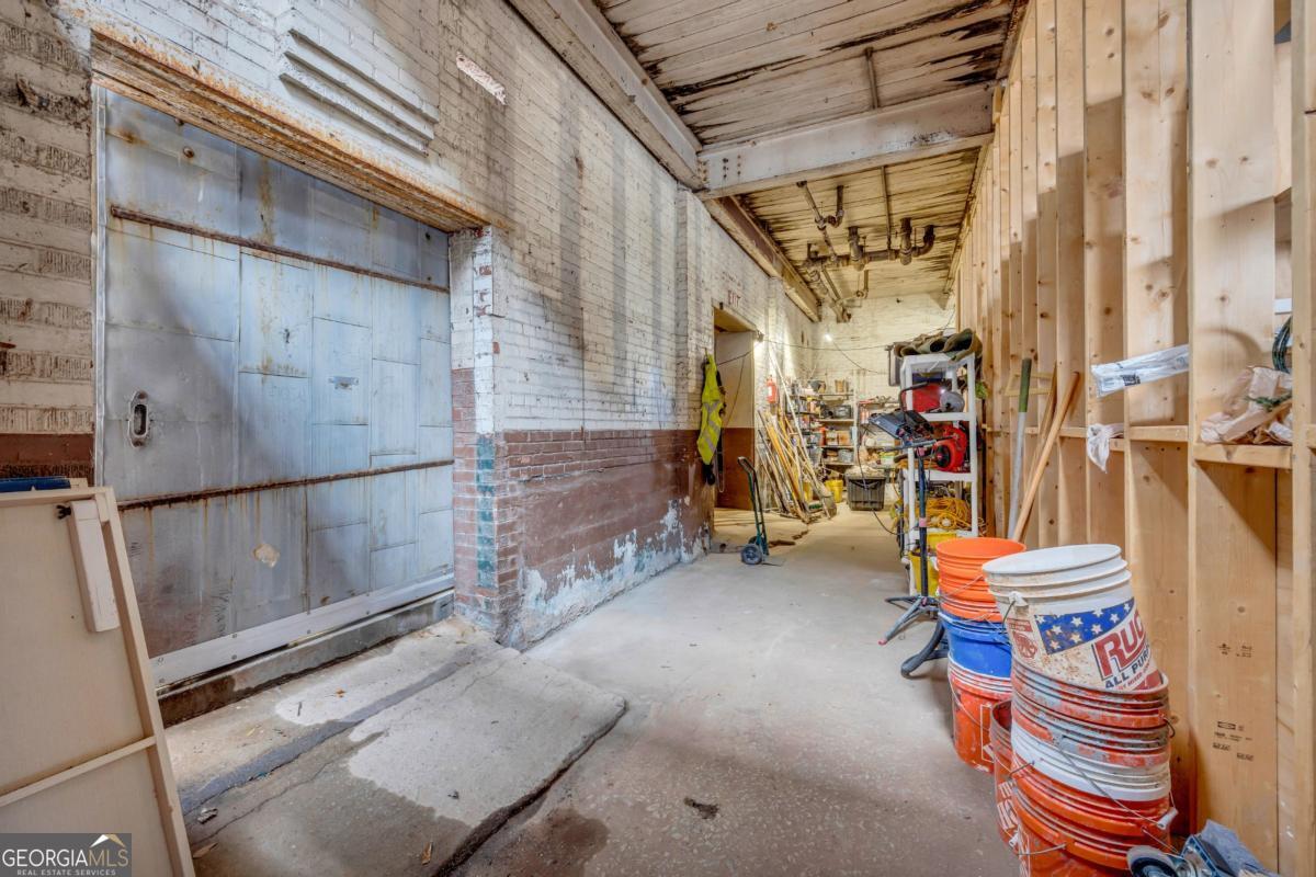 77 State Street Property Photo 26