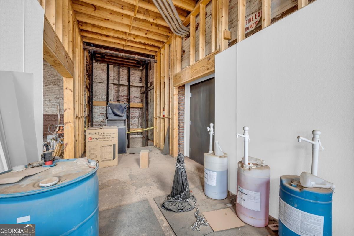 77 State Street Property Photo 33