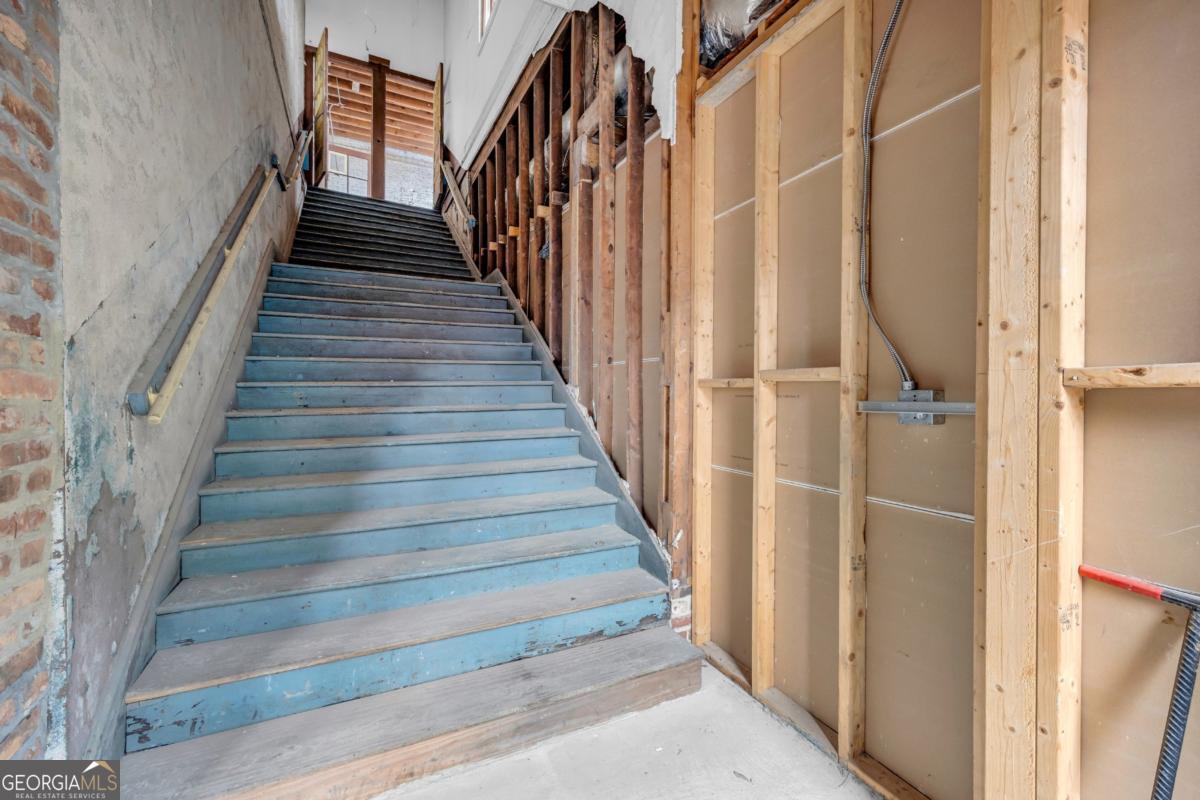 77 State Street Property Photo 35