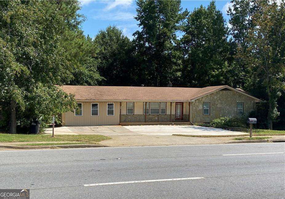 4618 Woodstock Road Property Photo