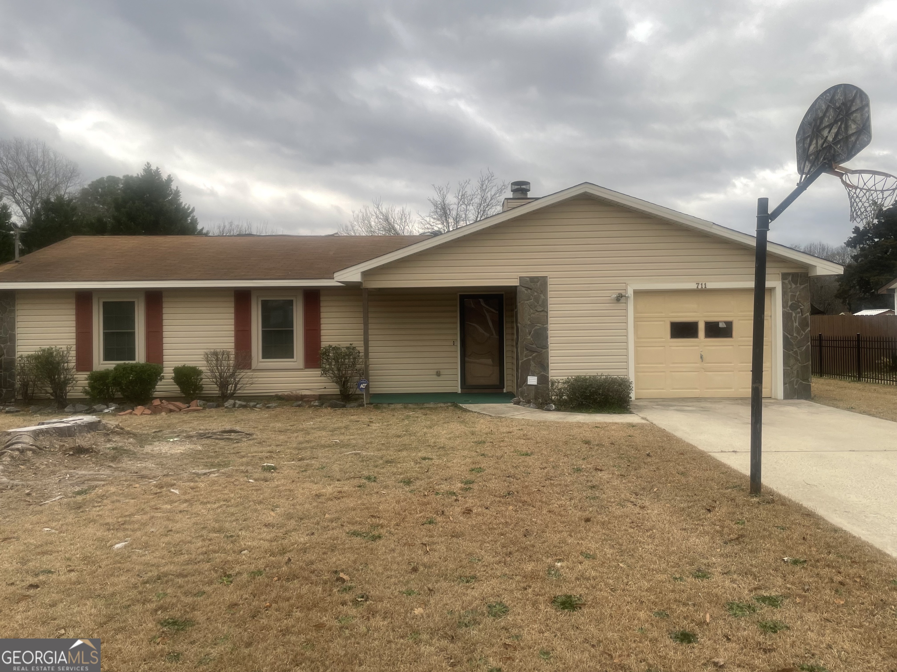 711 Fieldstone Road Property Photo