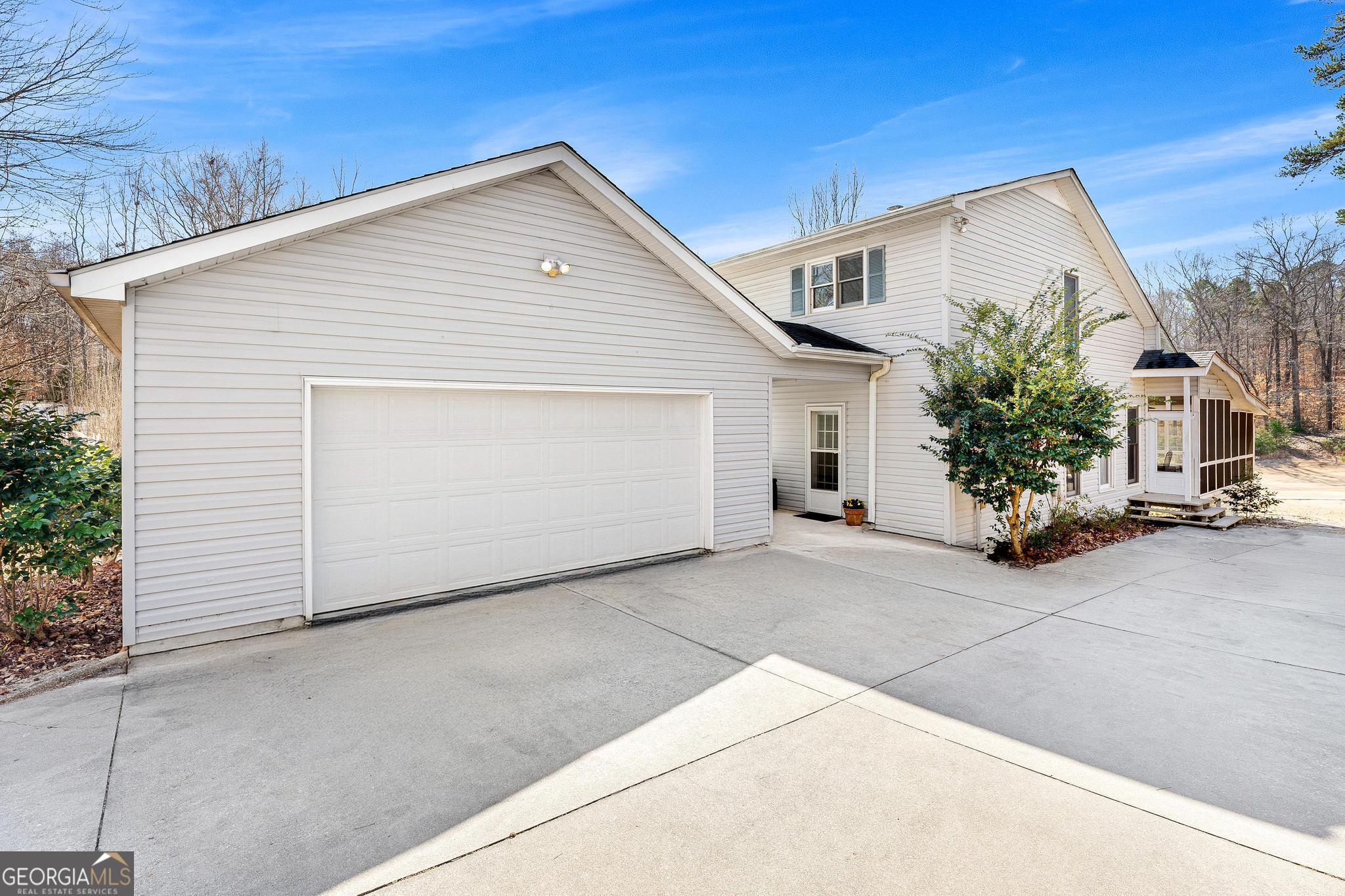331 Chickasaw Drive Property Photo