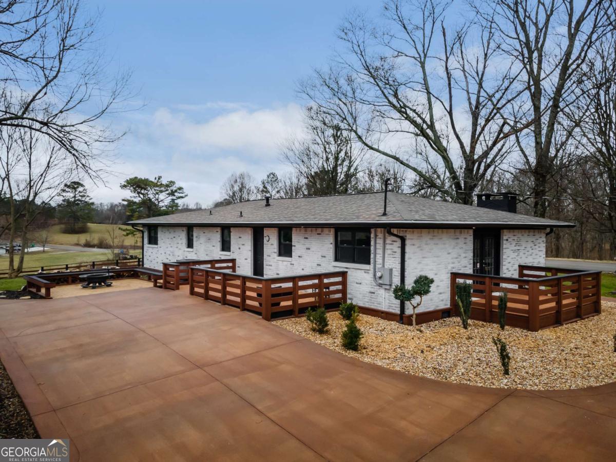 9351 Henderson Mountain Road Property Photo