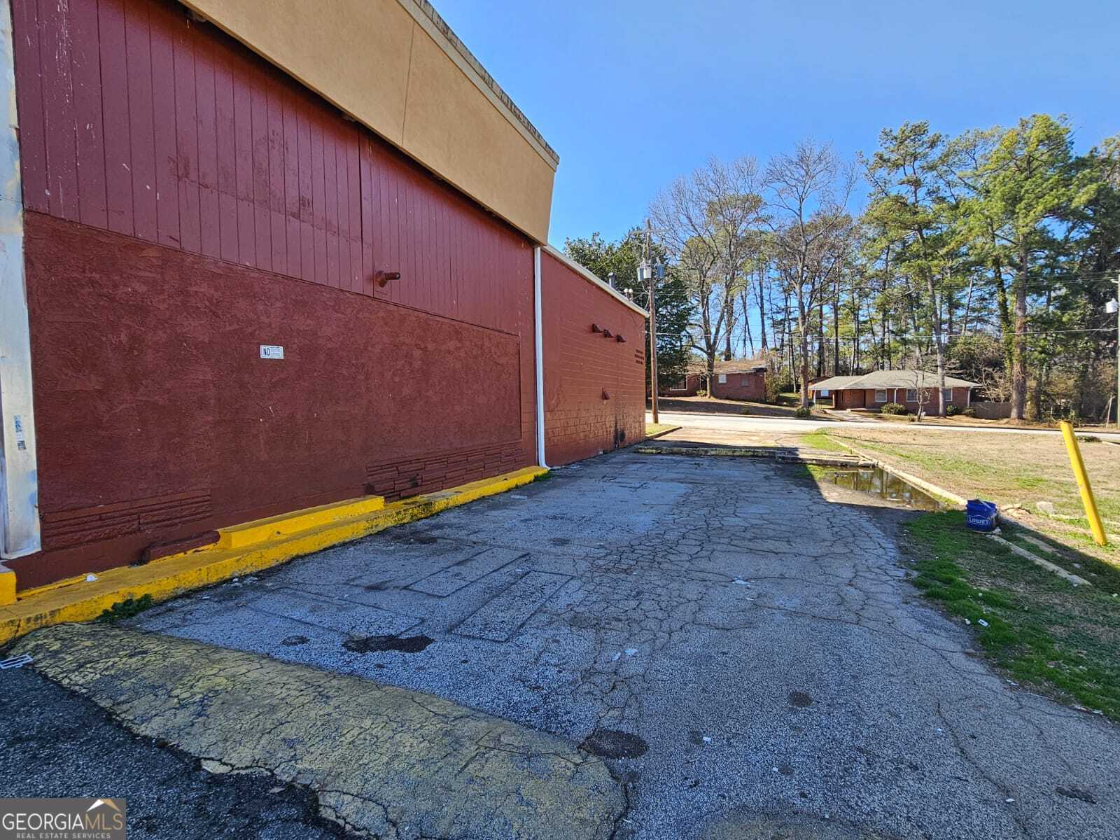 2517 Gresham Road Se Property Photo 7