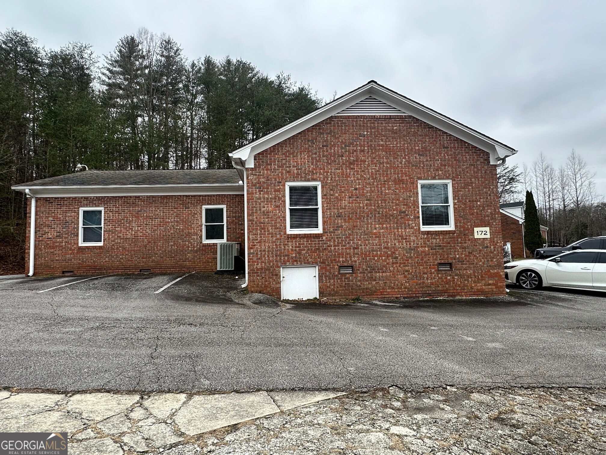172 Professional Park Drive Property Photo 3