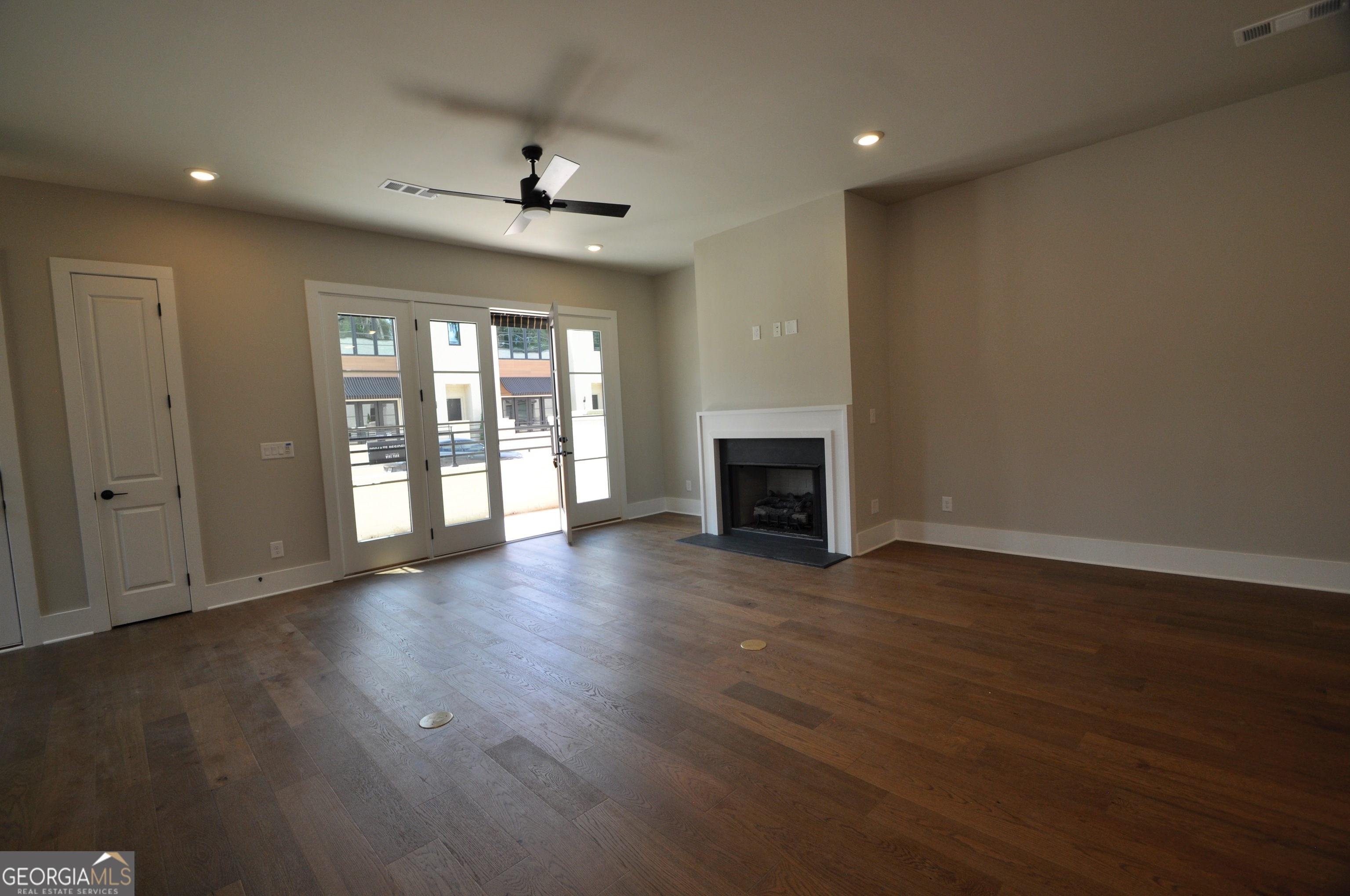 1284 Watson Lane # F8 Property Photo 5