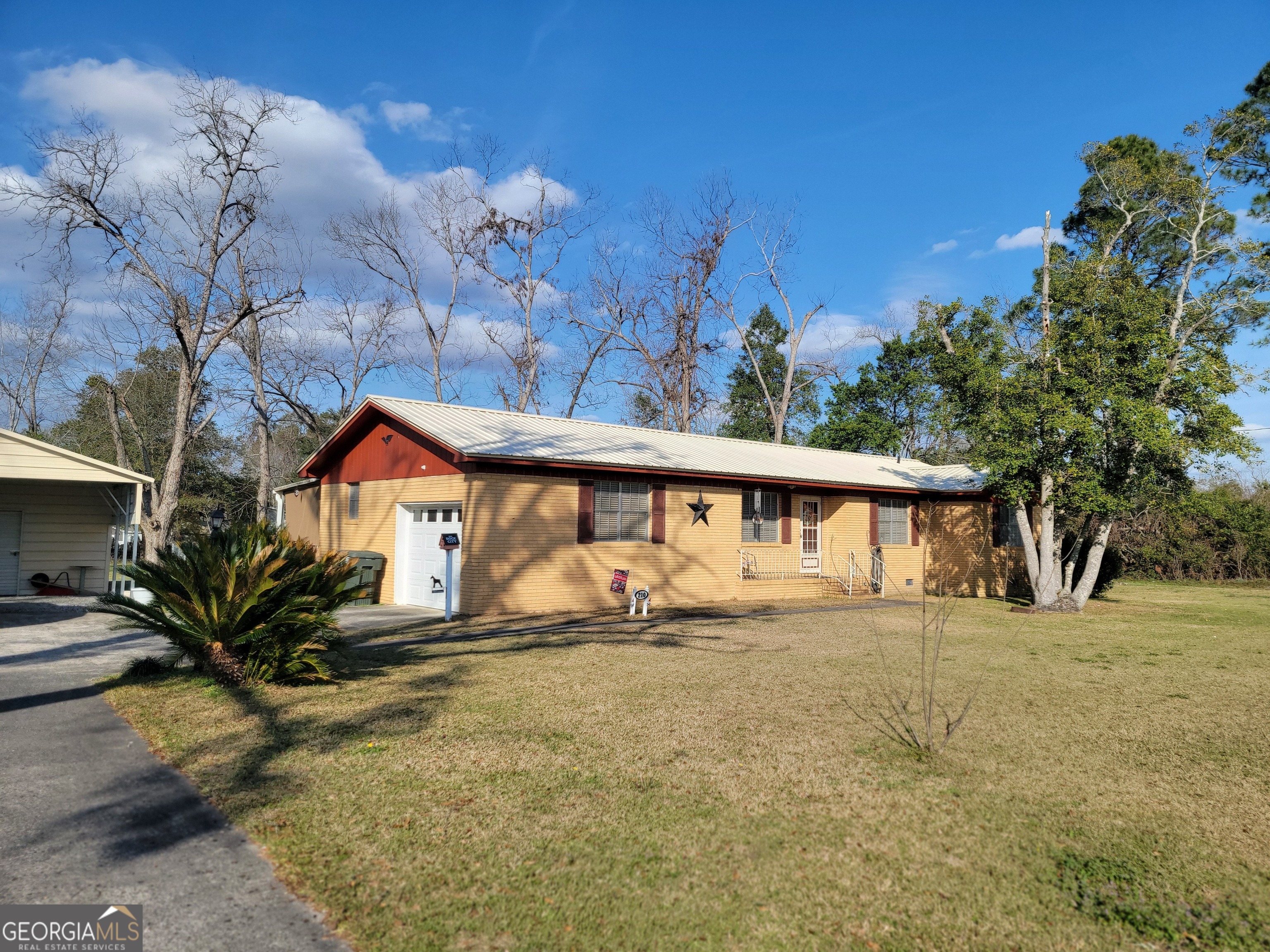 210 College Street Property Photo